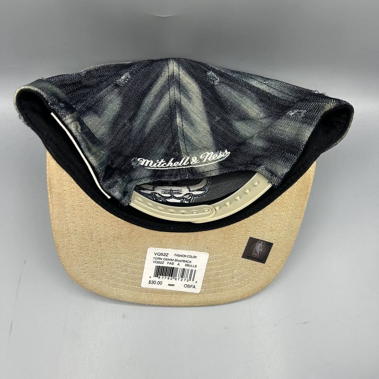 Mitchell & Ness Chicago Bulls Hat Men Denim Torn Mitchell & Ness Snap Back Size ONE SIZE - 7 Thumbnail