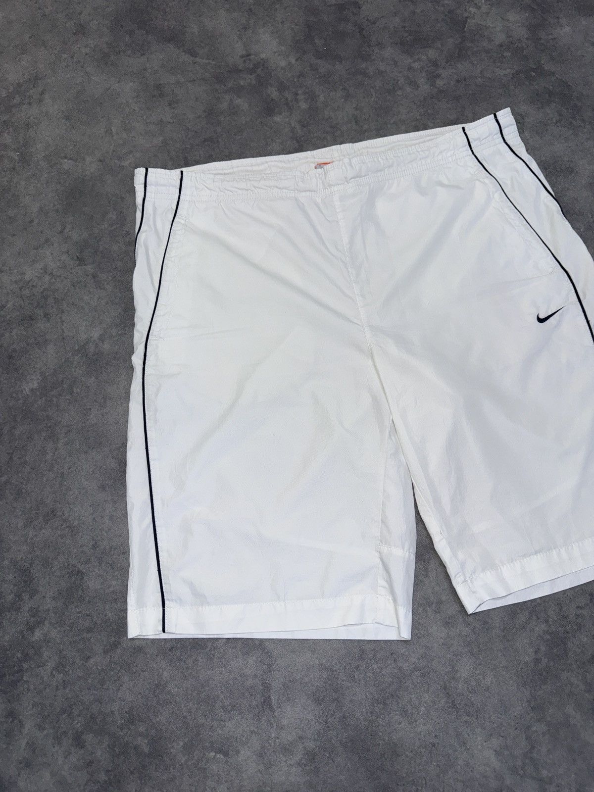 Nike Vintage nike athletic shorts 00s wide cargo baggy style Size US 34 / EU 50 - 4 Thumbnail