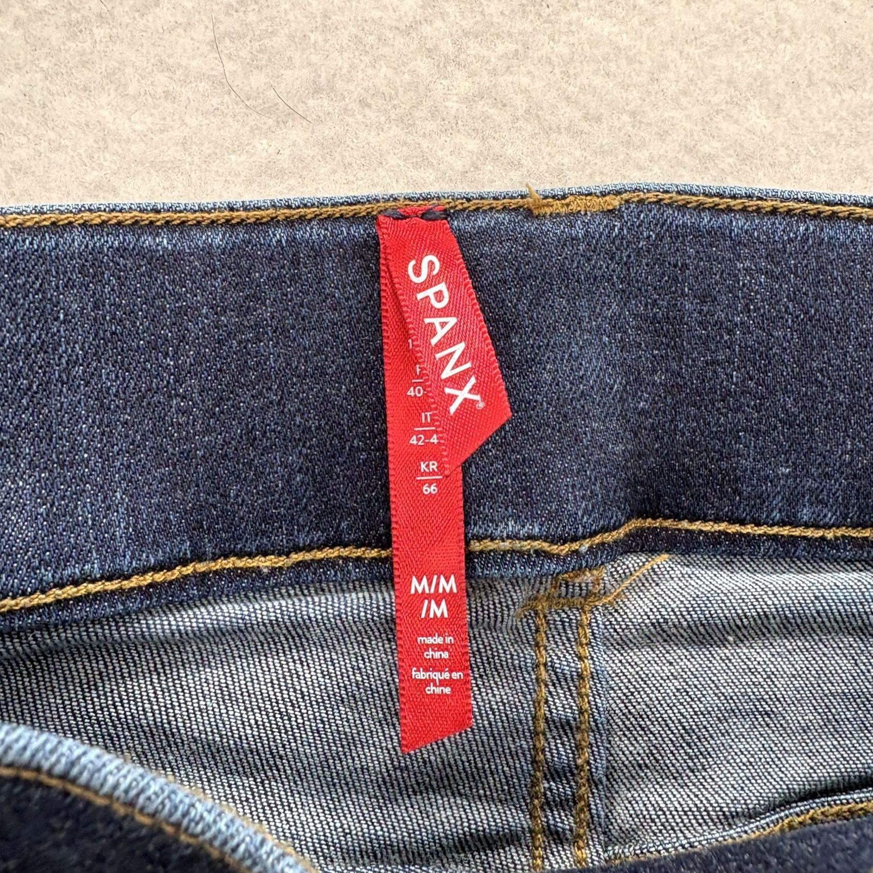 Spanx VINTAGE Spanx Pull On Skinny Jeans Womens Medium Dark Wash Blue Mid Rise Stretch Denim Size 32" / US 10 / IT 46 - 4 Thumbnail
