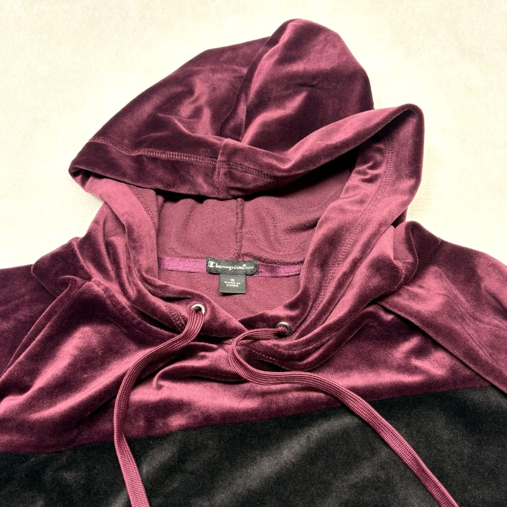 Champion Champion Colorblock Rugby Stripe Velour Hoodie Pullover Maroon Red/Black S Long Sleeve Activewear Size S / US 4 / IT 40 - 4 Thumbnail