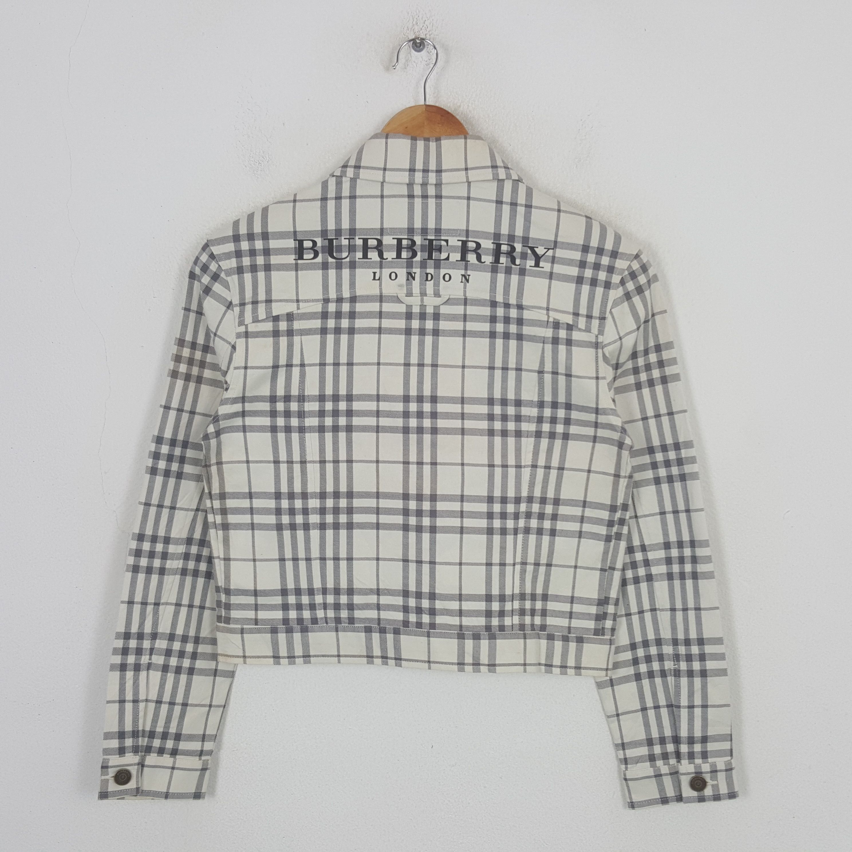 Burberry Vintage Burberry Nova Check Designer Brand Jacket C298N18 Size XS / US 0-2 / IT 36-38 - 1 Thumbnail
