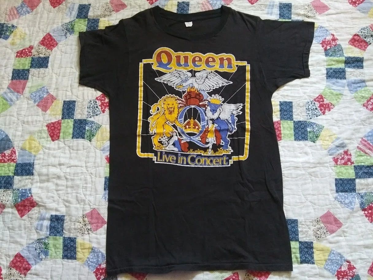 Band Tees Vintage Rare 1970s Queen Band Live In Concert XL T-shirt Size US XL / EU 56 / 4 - 1 Thumbnail