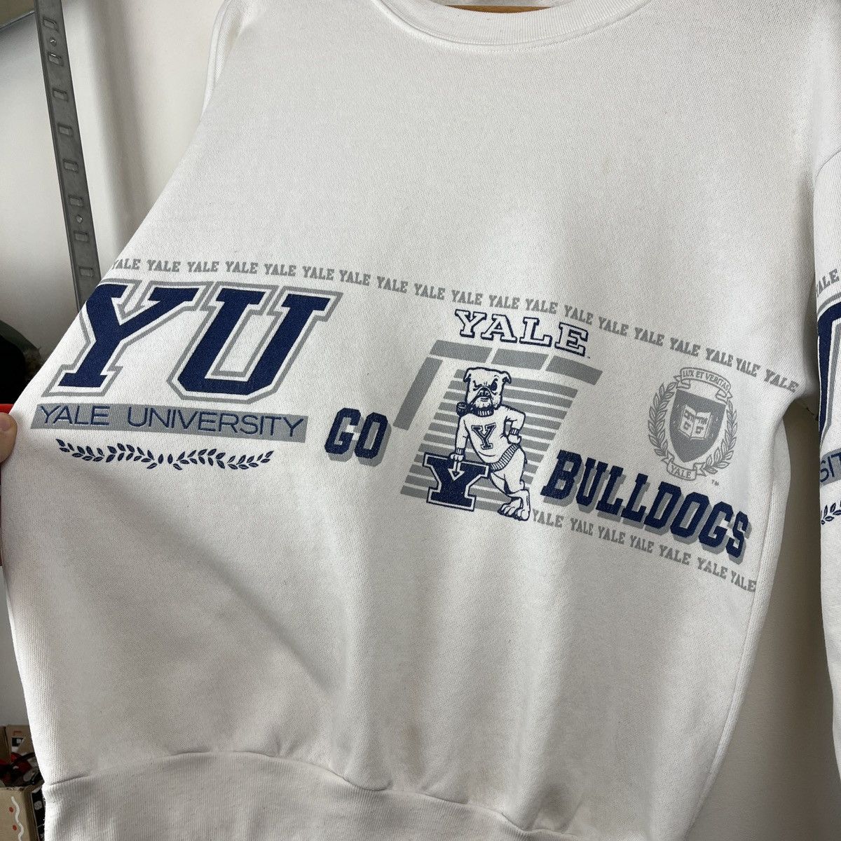 Vintage 90s Vintage Sweatshirt Yale Bulldogs box Fit Made in USA Size US L / EU 52-54 / 3 - 12 Thumbnail