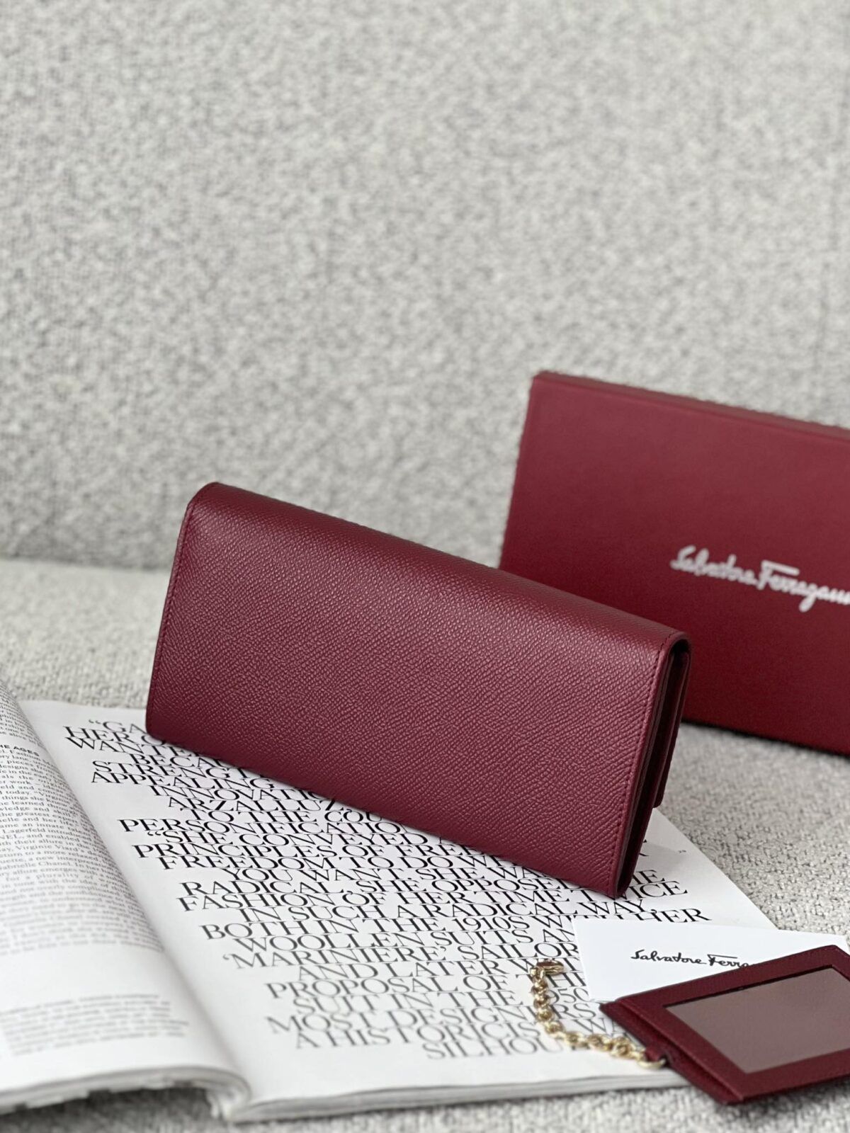 Salvatore Ferragamo o1s1rm0924 Size: OS / Long Leather Wallet in Red Size ONE SIZE - 4 Thumbnail