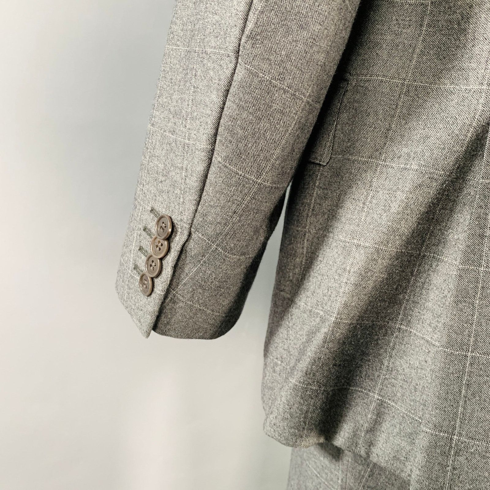 Size 46 Grey White Window Pane Wool Notch Lapel Suit