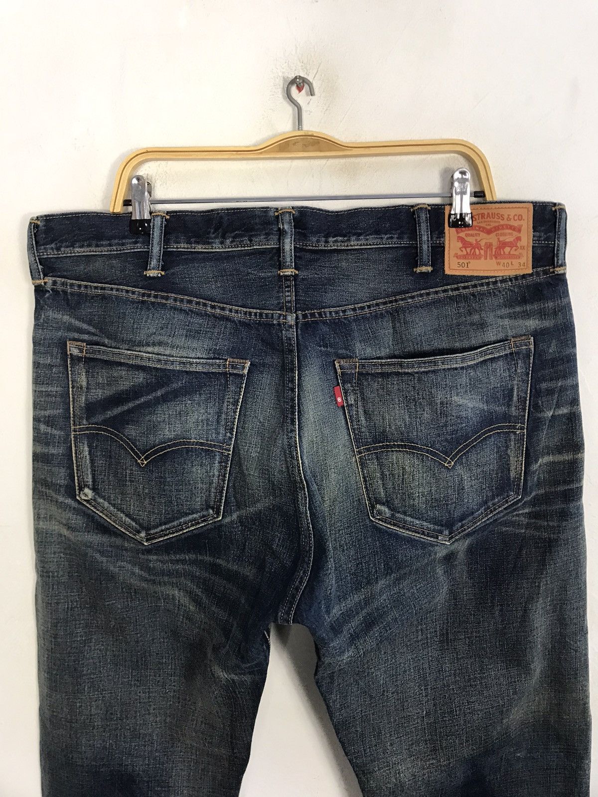 Levi's Vintage Clothing Levi's Lot 501 Button Fly Natural Faded Whisker Denim Jeans Size US 40 / EU 56 - 4 Thumbnail