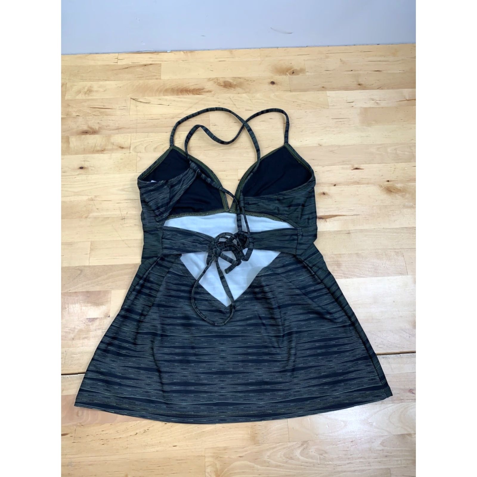 Athleta Athleta Tank Womens M Green Adjustable Strap Open Back Casual Shirt Size M / US 6-8 / IT 42-44 - 5 Thumbnail