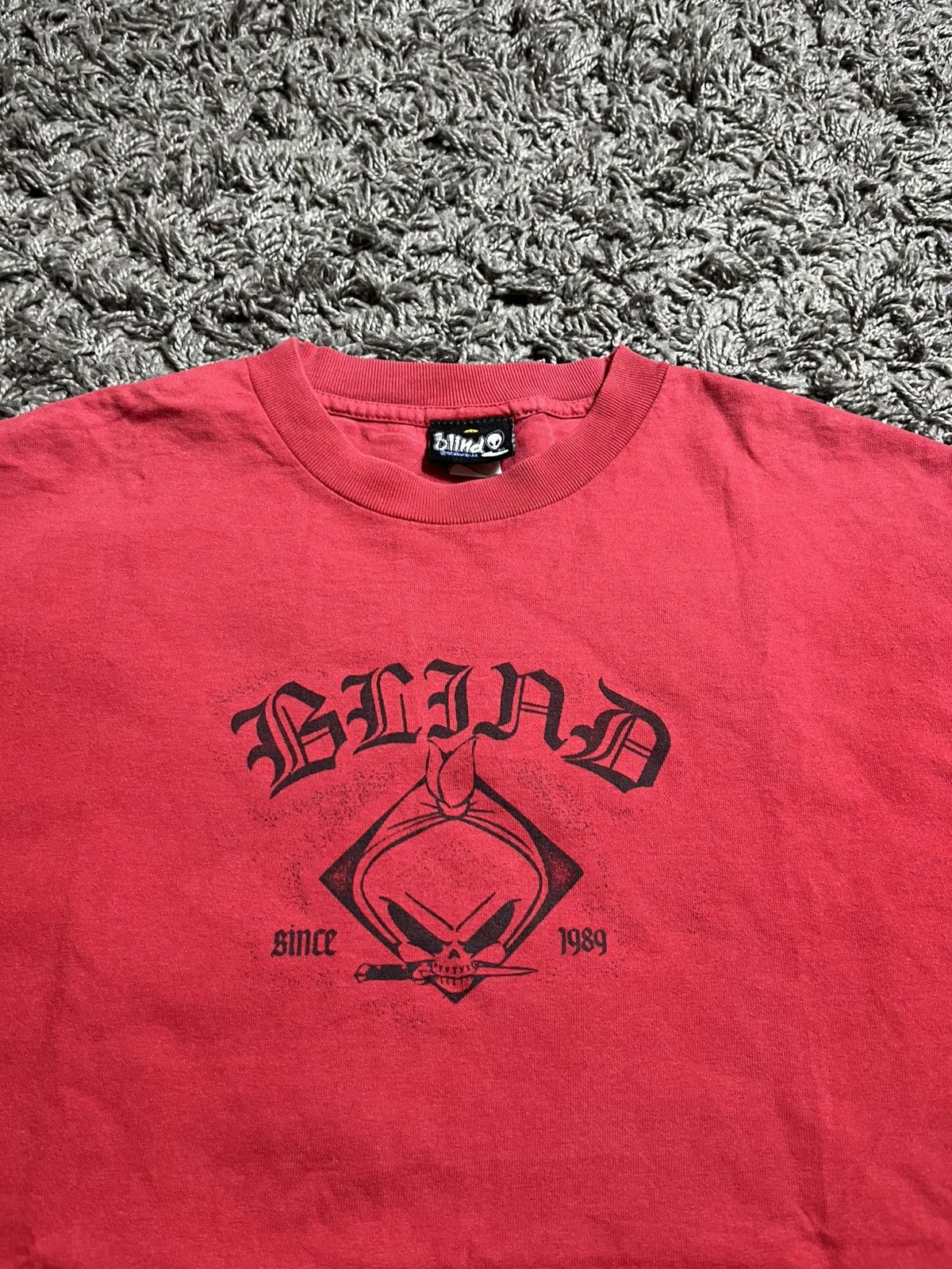 Blind Skateboards VINTAGE BLIND SKATEBOARD RED T-SHIRT HOOK-UPS Size US M / EU 48-50 / 2 - 2 Thumbnail