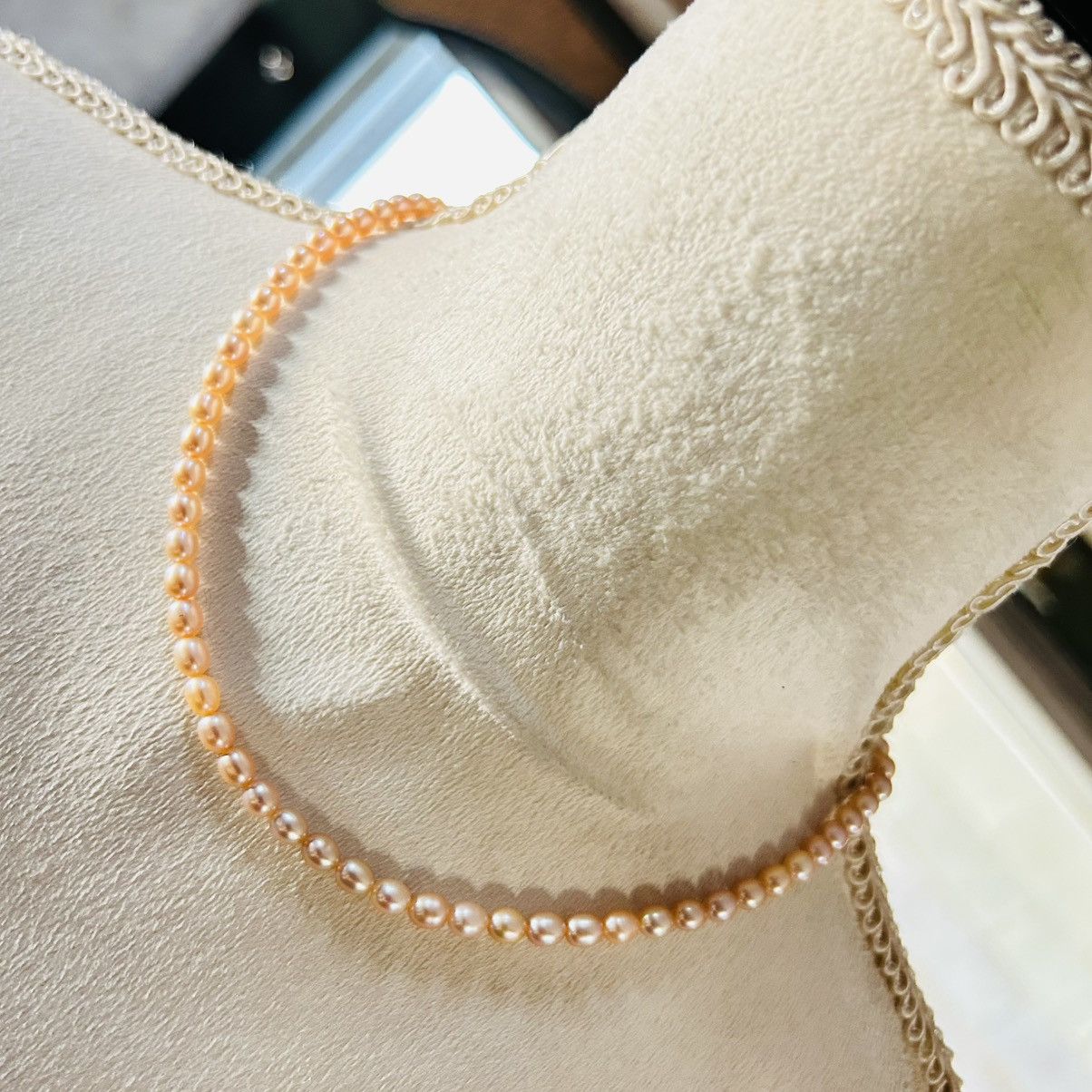 Vintage Vintage 70s elegant light peach genuine pearl necklace Size ONE SIZE - 1 Thumbnail