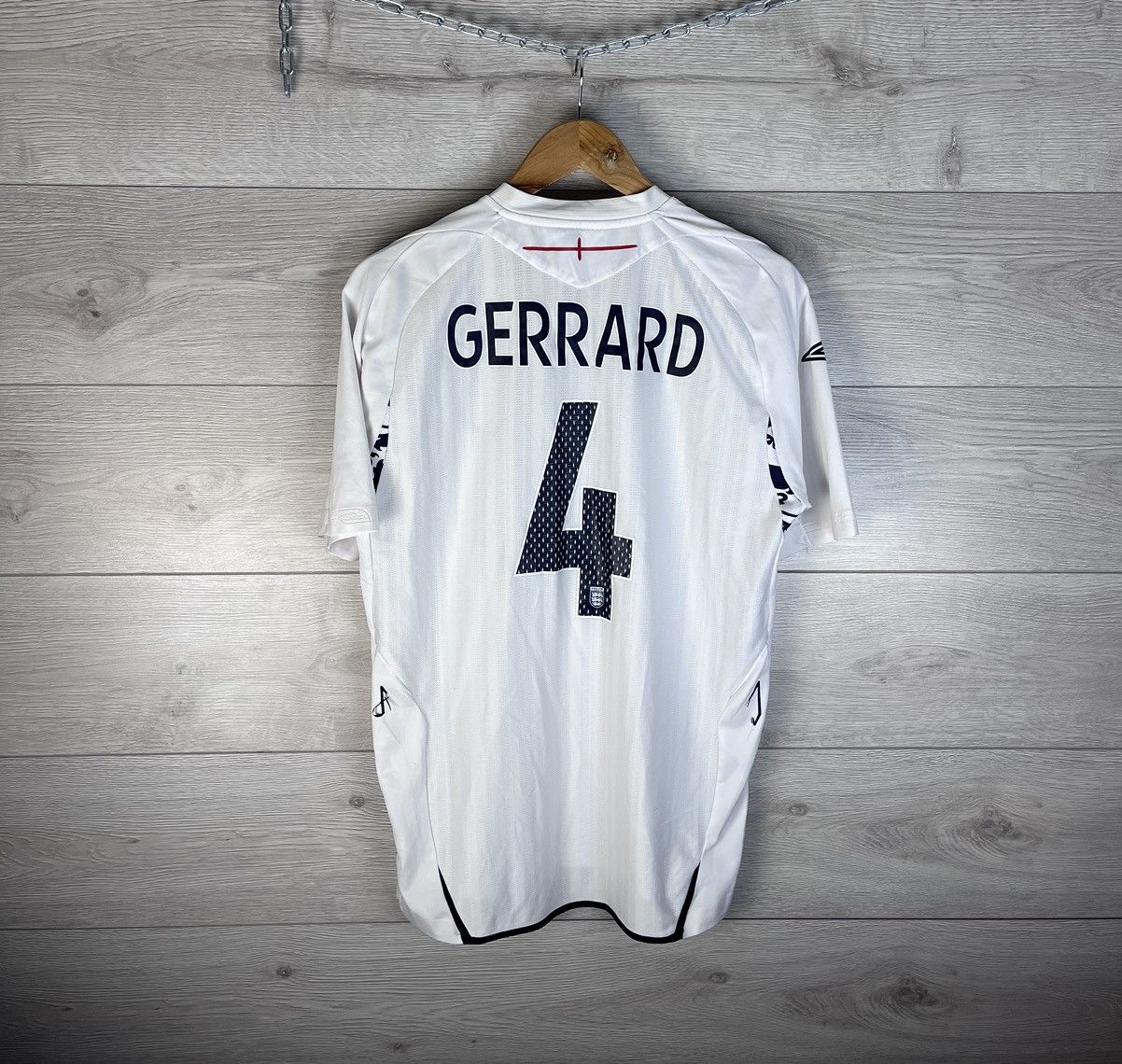 Umbro Vintage football t-shirt Umbro England #4 Gerrard size M 07s Size US M / EU 48-50 / 2 - 1 Thumbnail