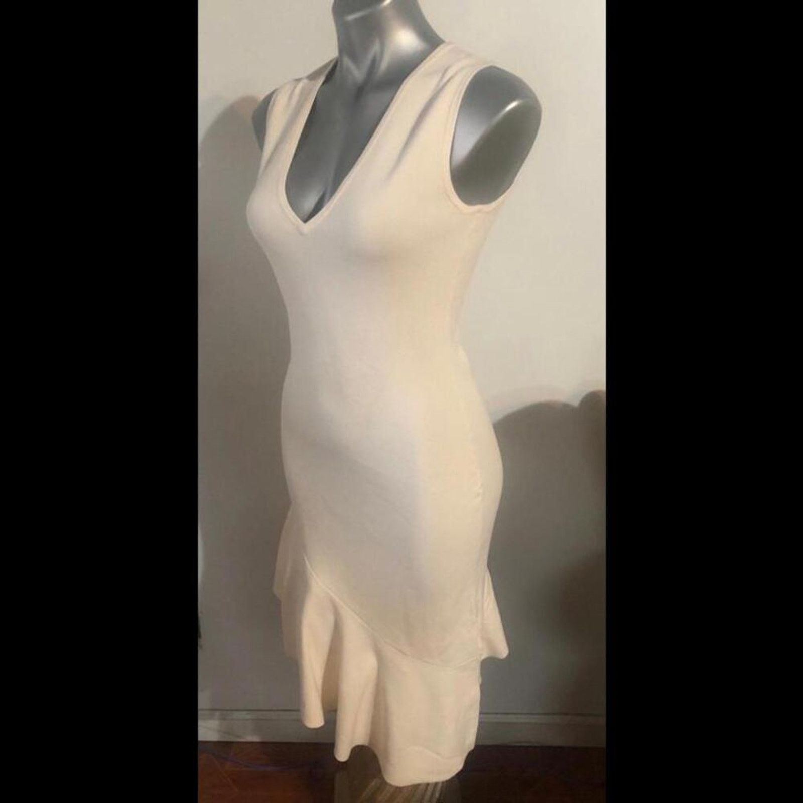 525 America Cream Dress525 america asymmetrical ruffle bottom Size S / US 4 / IT 40 - 2 Thumbnail