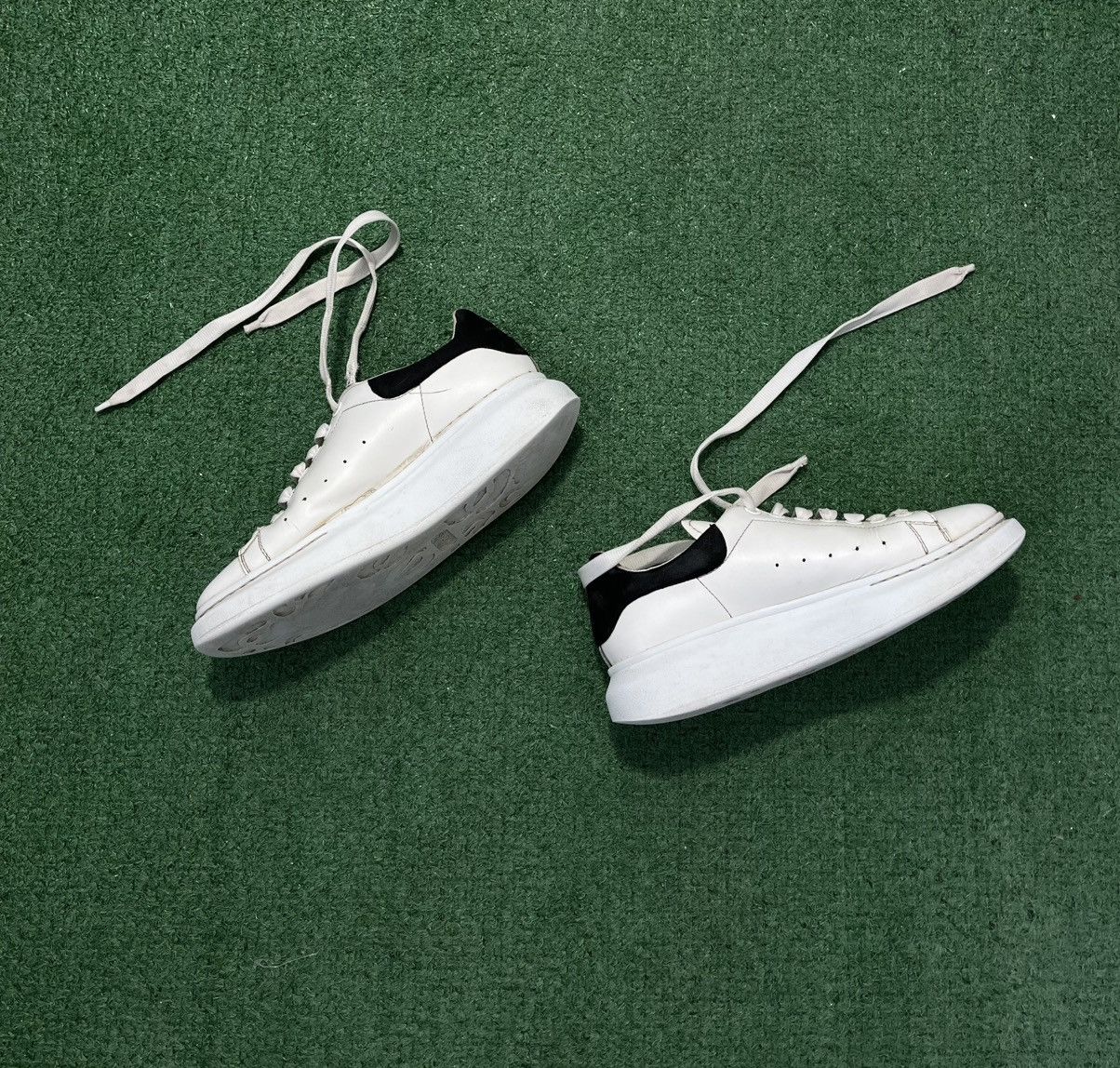 Alexander McQueen Alexander McQueen Sneakers White Leather Shoes Size US 10.5 / IT 40.5 - 2 Thumbnail