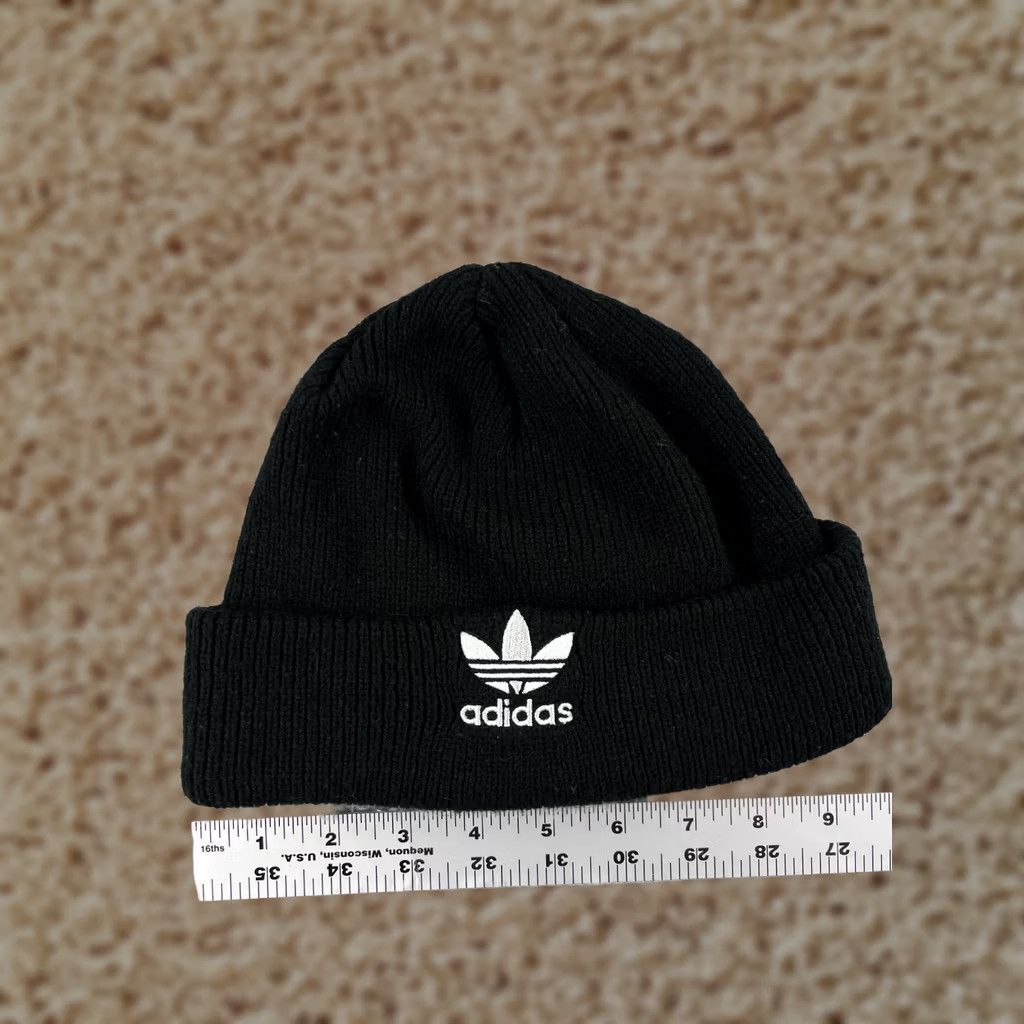 adidas gazelle silver green womens Yeezy Season 5 Runway Embroidered Crest Hat In Suede