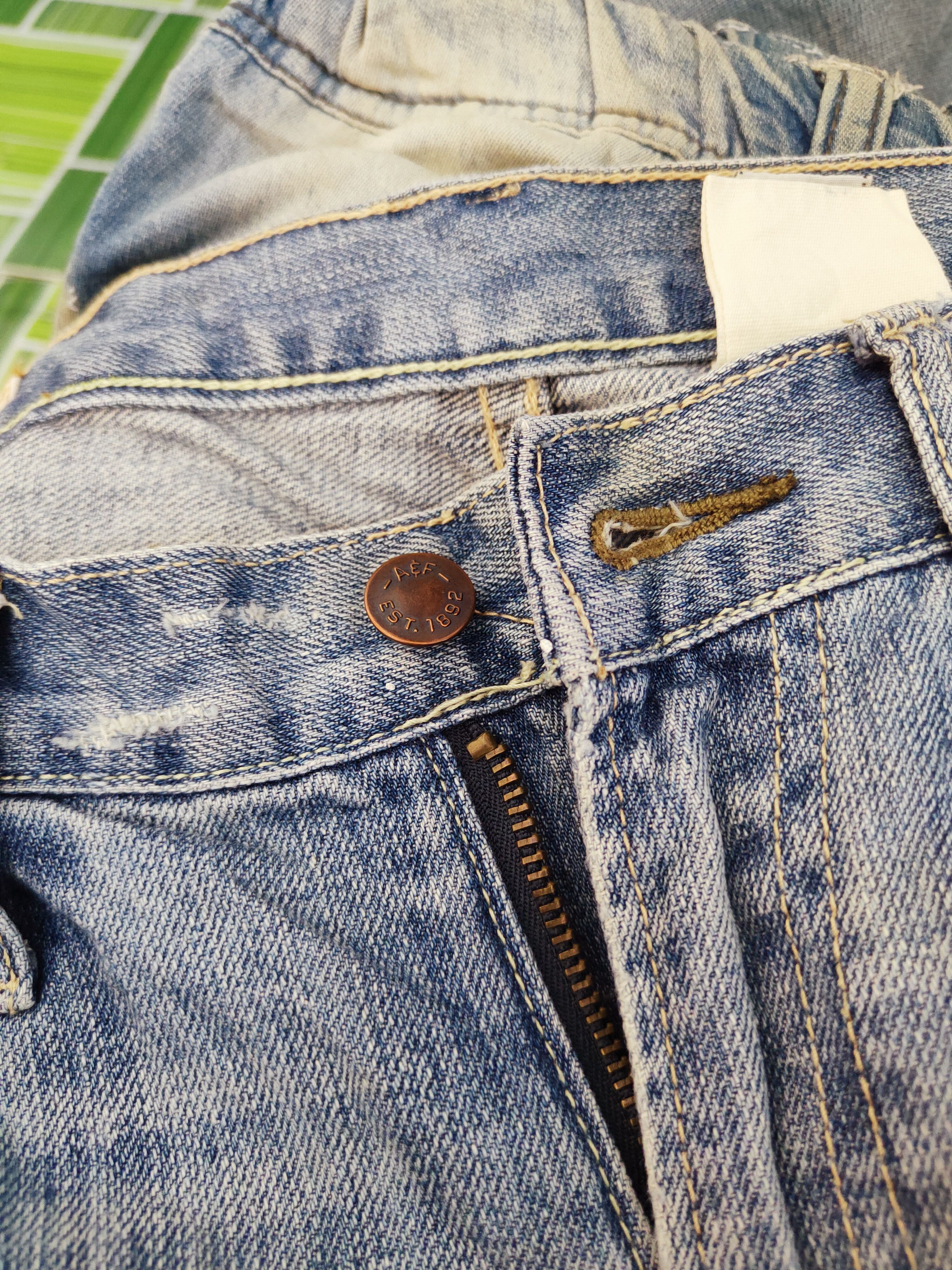 Abercrombie & Fitch × Vintage Vintage Abercrombie&Fitch Blue Distressed Ripped Jeans Size 33" - 14 Thumbnail
