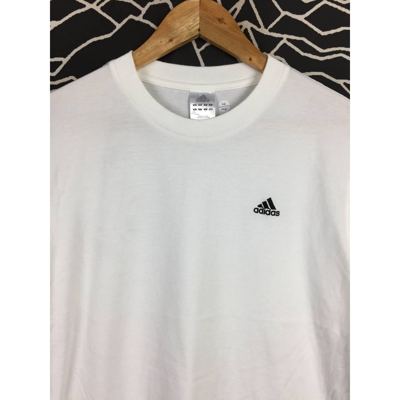 Adidas × Vintage Adidas Small Logo Casual Essentials Boxy Style Tee Size L Size US L / EU 52-54 / 3 - 3 Thumbnail