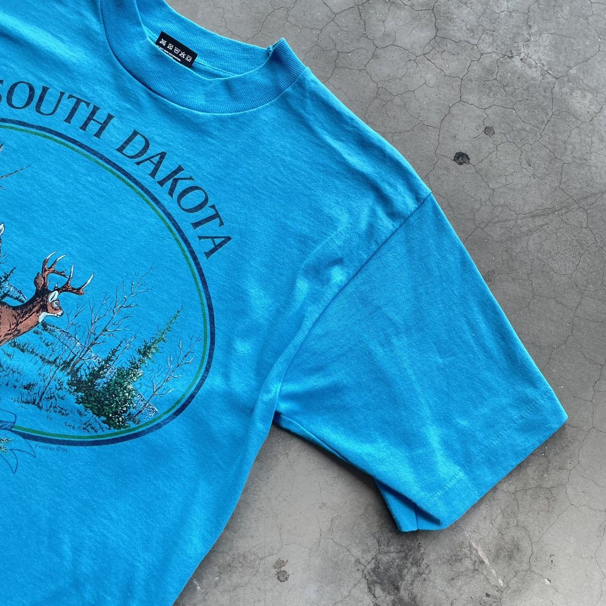 John Deere × Vintage Vintage ‘94 South Dakota Whitetail Deer t-shirt Size US M / EU 48-50 / 2 - 6 Thumbnail