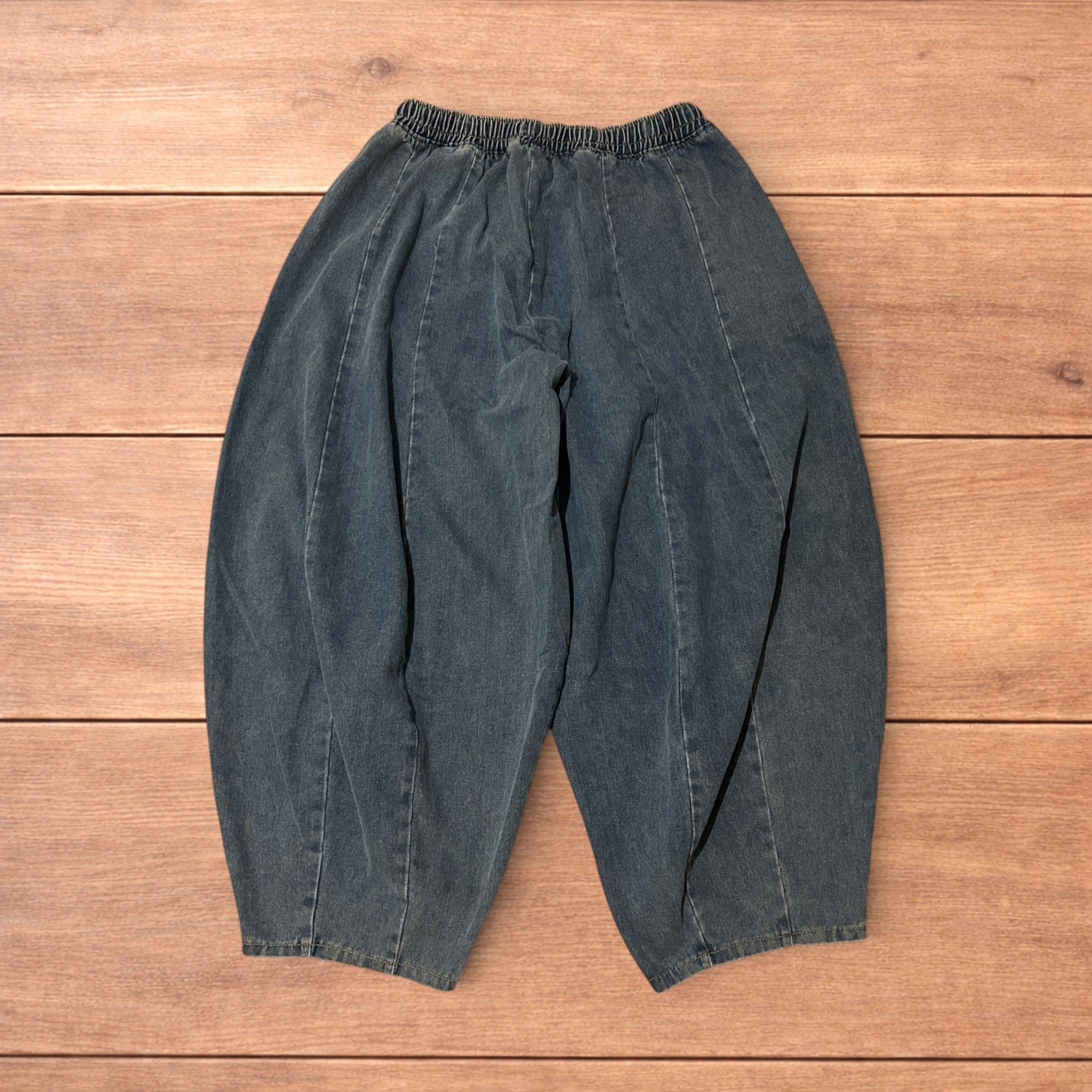 Japanese Brand Super baggy wide leg balloon fit jeans in washed mid blue. Size US 34 / EU 50 - 2 Thumbnail