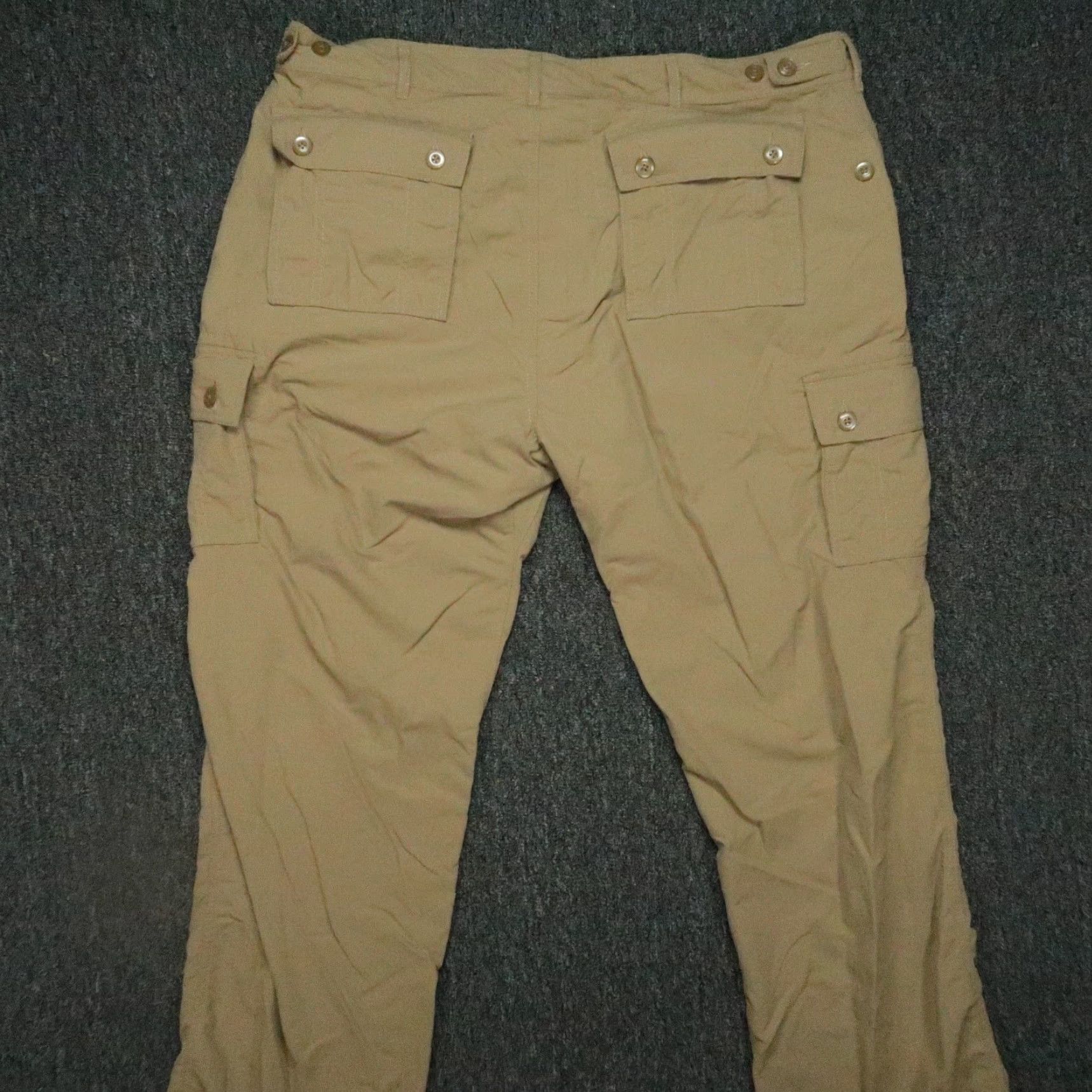Vintage Clothing Arts Pants Men 40x32 Khaki Tan Cargo Pockets Zip Flat Front Nylon Beigish 40x32 Regular Mens Size US 40 / EU 56 - 6 Thumbnail