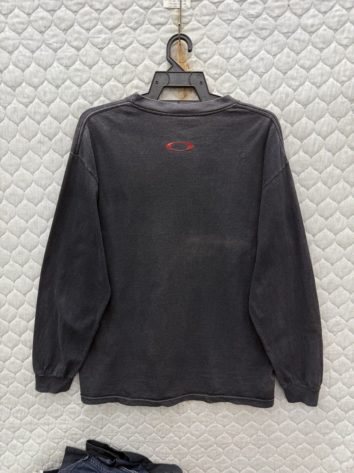 Oakley 🔥🔥🔥ARCHIVE STEALS VTG OAKLEY LONGSLEEVE Size US L / EU 52-54 / 3 - 8 Thumbnail