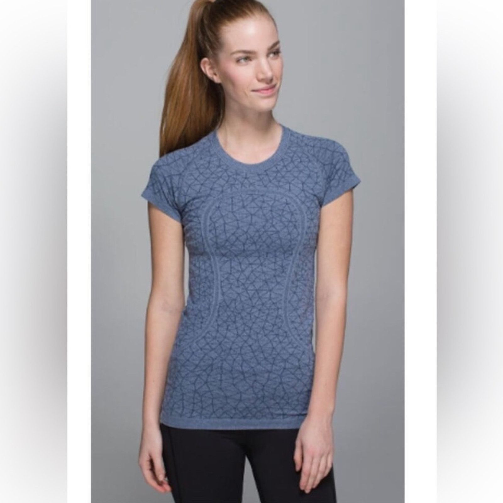 Lululemon 111 - Lululemon Swiftly Tech Short Sleeve Crew size 4 Size 27" / US 4 / IT 40 - 1 Thumbnail