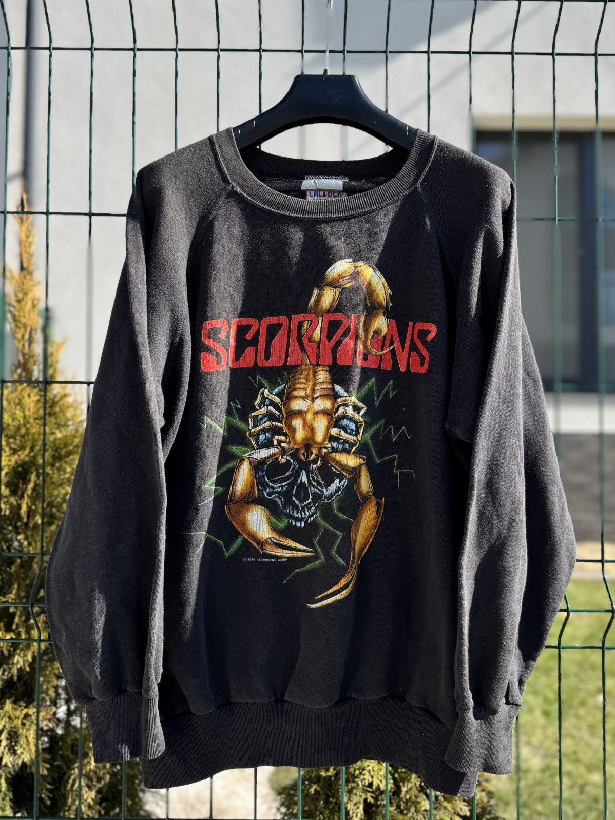 Band Tees Vintage 1988 Scorpions Tour Band Sweatshirt Caliber Tag Size US XL / EU 56 / 4 - 1 Thumbnail