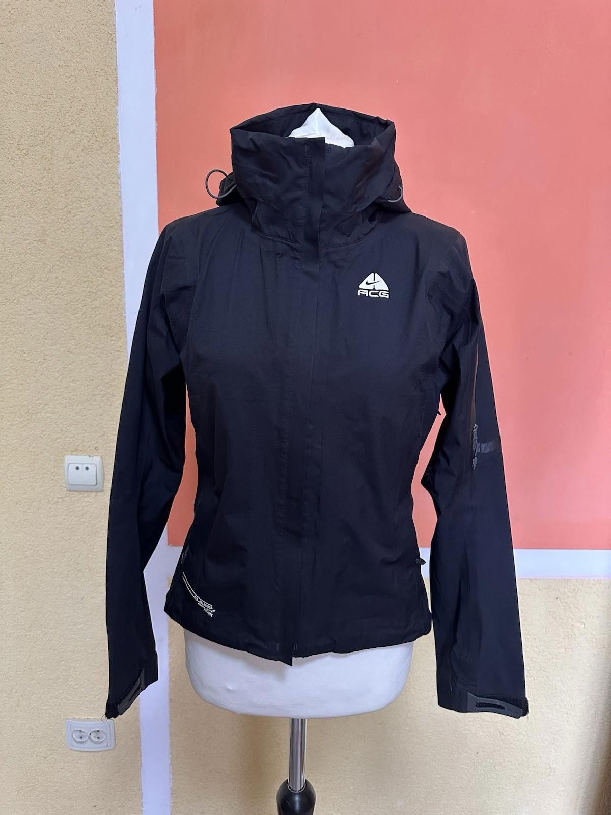 Nike Vintage Nike ACG Gore Tex Black Jacket Sz XS Size XS / US 0-2 / IT 36-38 - 1 Thumbnail