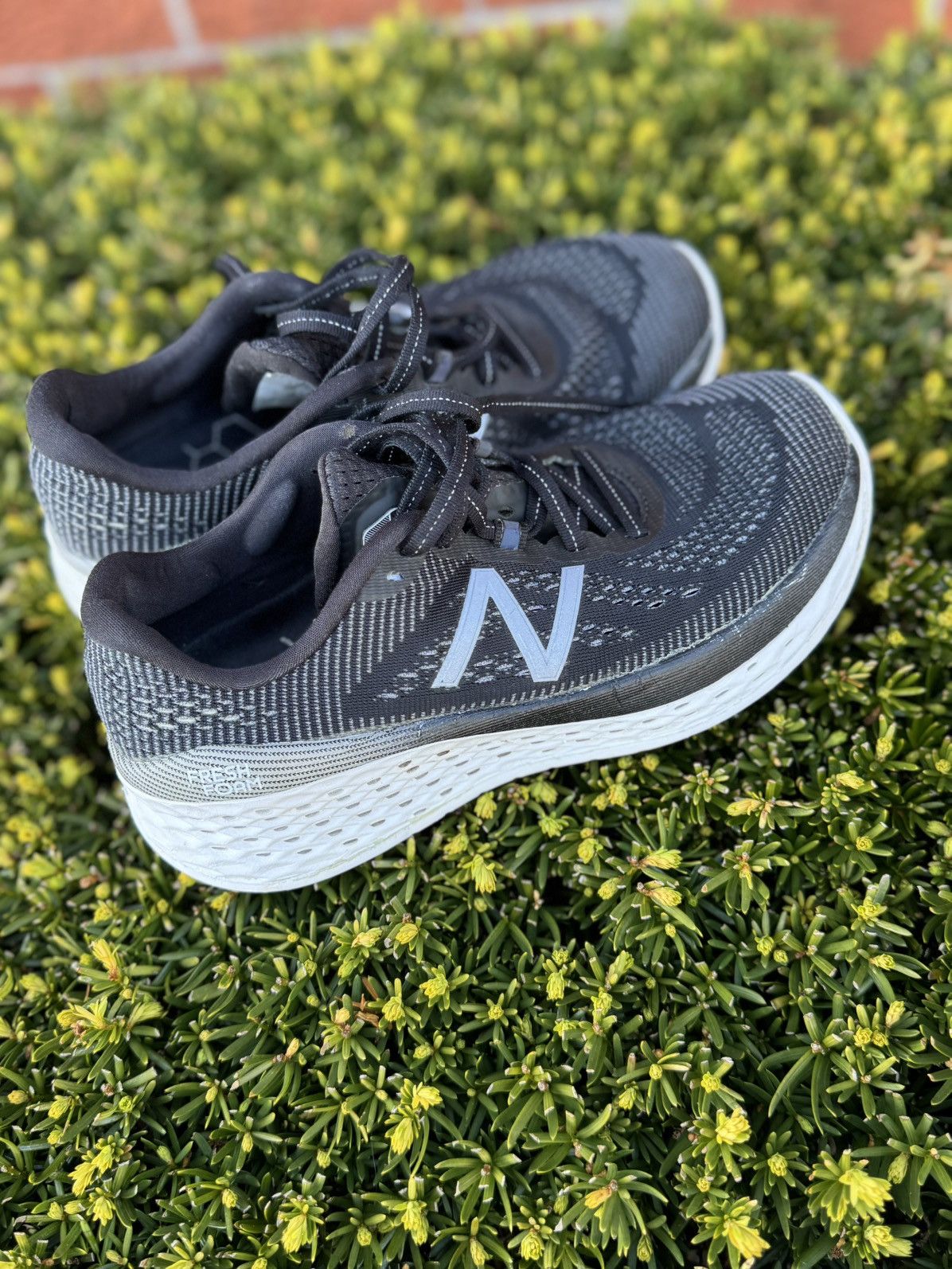 New Balance New Balance Women's Size 7 , Euro 37.5 , Black/Gray/White Size US 7 / IT 37 - 3 Thumbnail