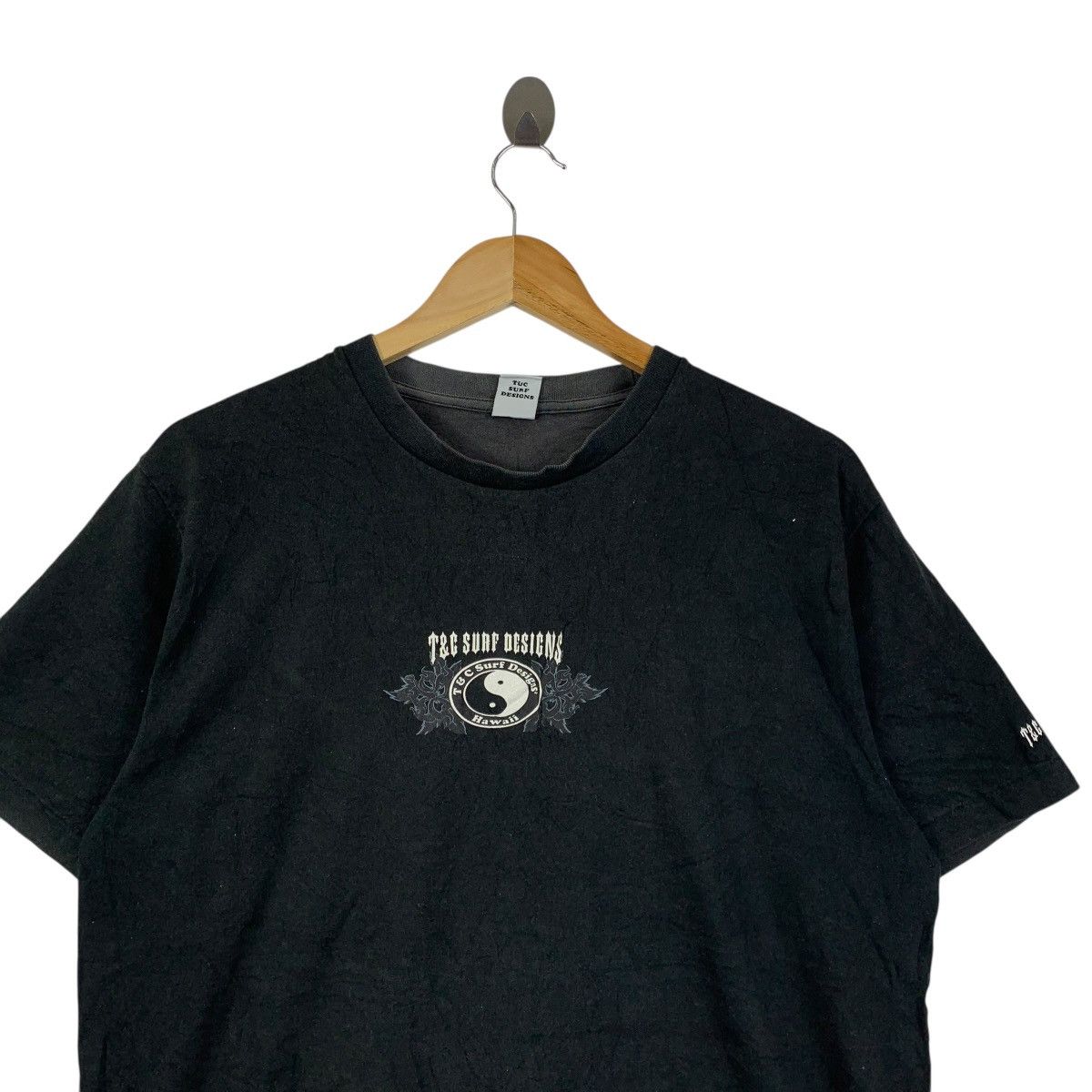 Vintage Vintage T&C Surf Designs Hawaii Tribal Surf Skate Shirt Size US L / EU 52-54 / 3 - 3 Thumbnail