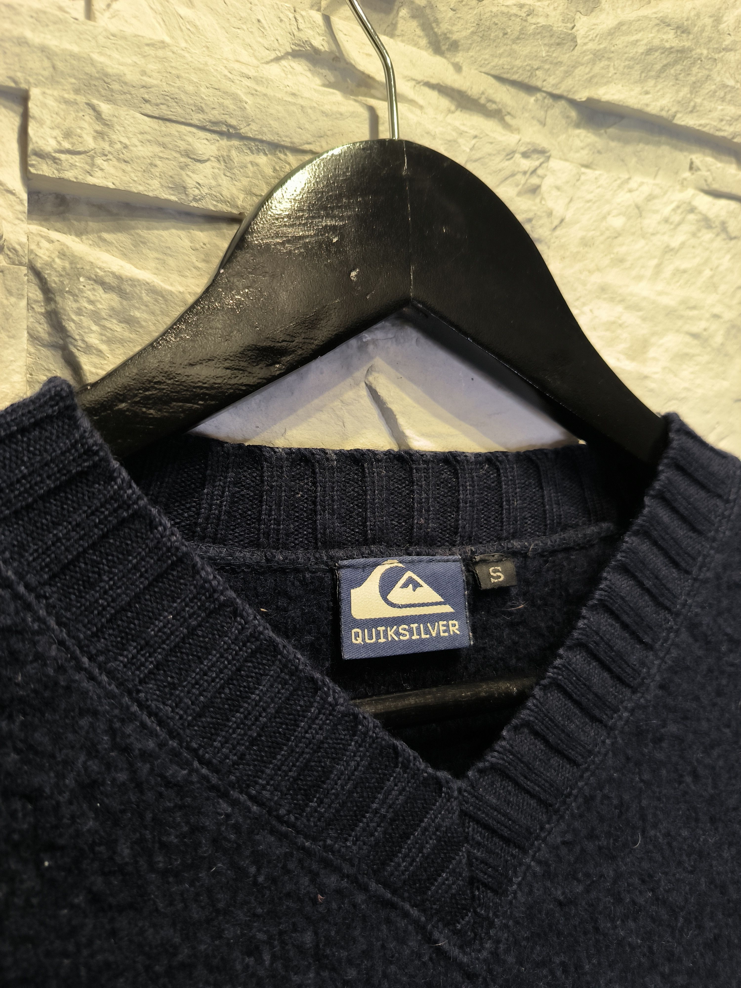 Quiksilver × Vintage Vintage Quiksilver Wool Knitwear Sweater V Neck Logo Size US S / EU 44-46 / 1 - 5 Thumbnail