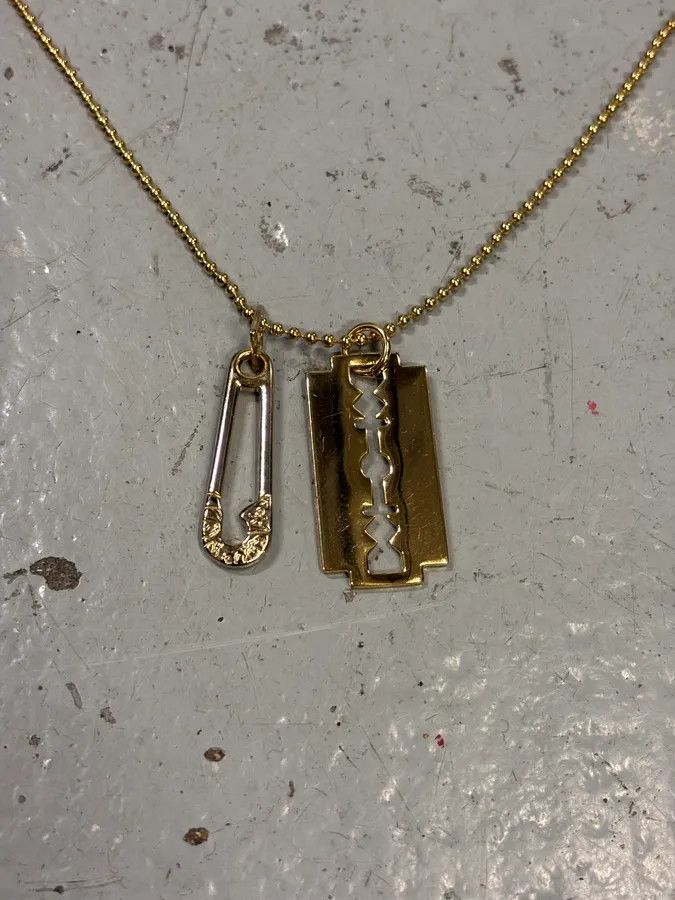 Alexander McQueen Alexander McQueen Razor Blade Pin Golden Necklace Size ONE SIZE - 4 Thumbnail
