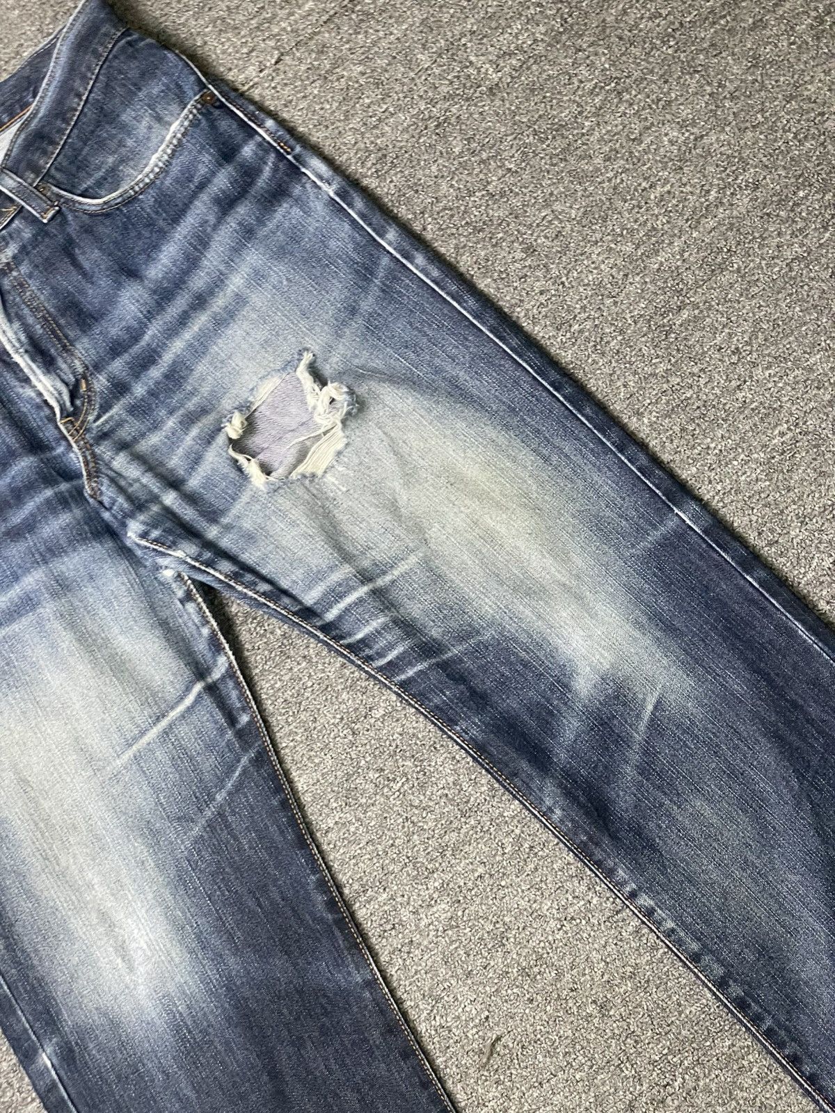 Edwin × Vintage Vintage EDWIN 404 Ripped Straight Cut Jeans (92) Size US 34 / EU 50 - 3 Thumbnail