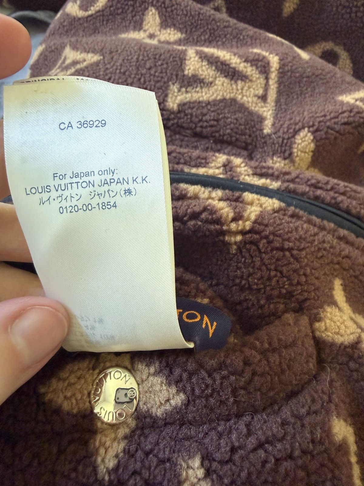 Louis Vuitton LOUIS VUITTON REVERSIBLE BOA JACKET Size M / US 6-8 / IT 42-44 - 16 Thumbnail