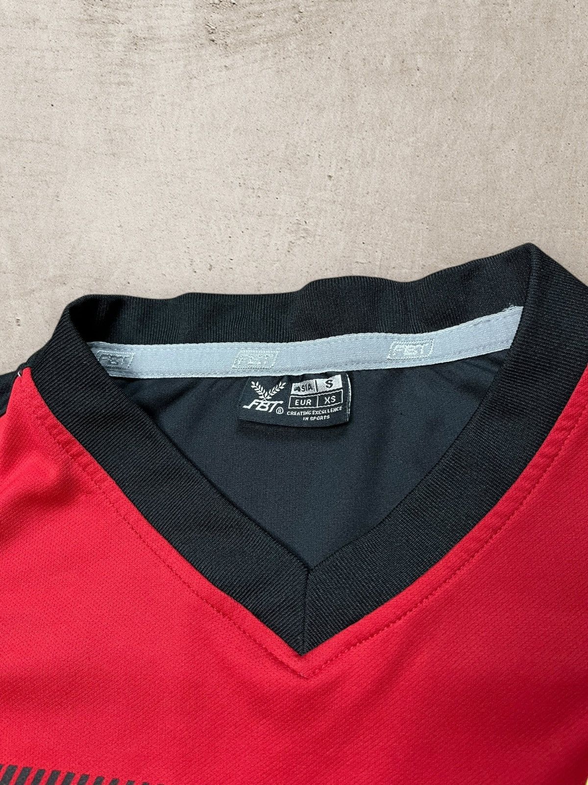 Other FBT Doncaster Rovers 2016/17 Red Football Jersey T-shirt Size US XS / EU 42 / 0 - 3 Thumbnail
