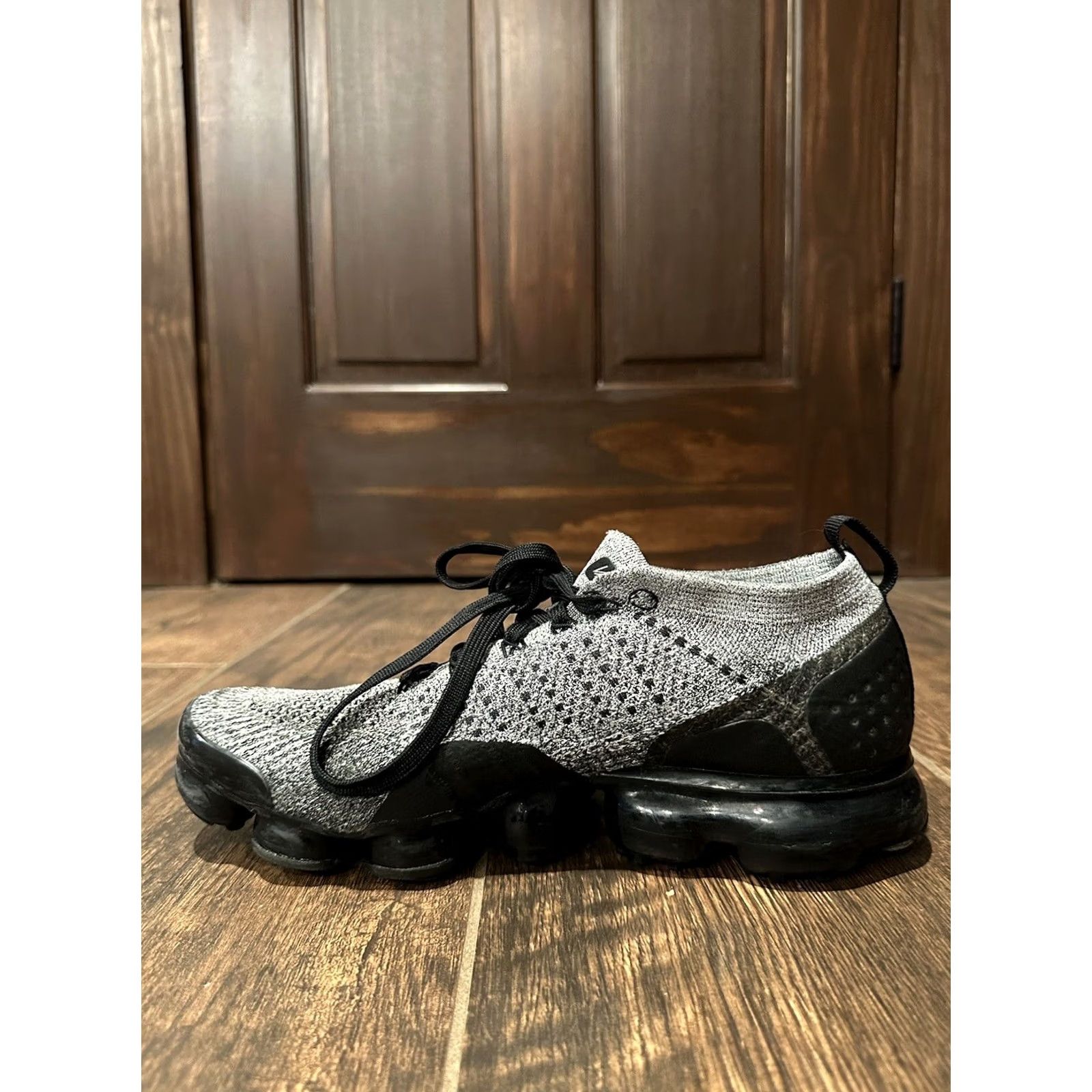 Nike Nike Air VaporMax Flyknit Sneakers Men Black 2018 8.5 VaporMax Flyknit 2 Cookies and Cream Size 8.5 US 42 EU 7.5 UK Vintage No Size US 8 / EU 41 - 6 Thumbnail