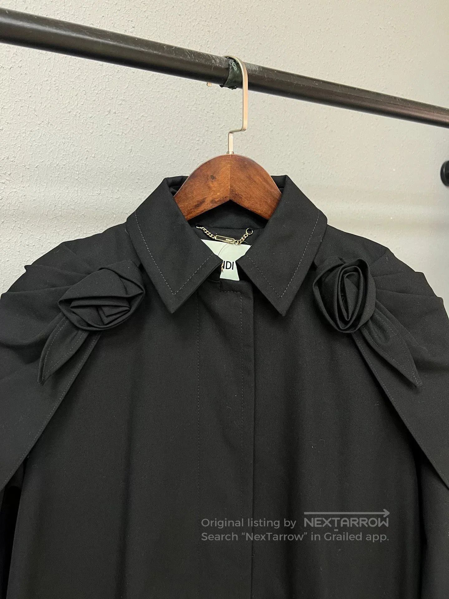 Fendi Fendi Black Rose Cape Coat. Size S / US 4 / IT 40 - 3 Thumbnail