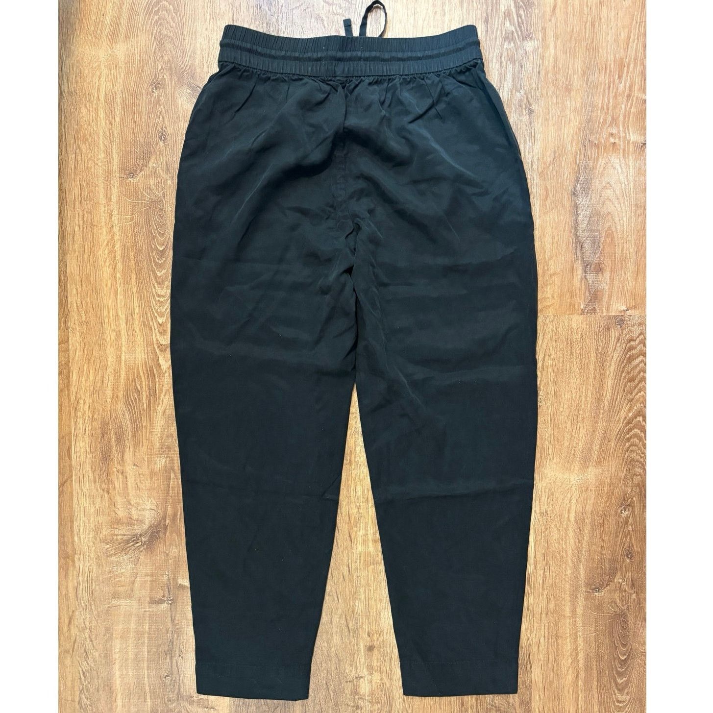 Everlane NWOT Everlane The Tapered Pant Butterlite Black Size Small Size 28" / US 6 / IT 42 - 8 Thumbnail
