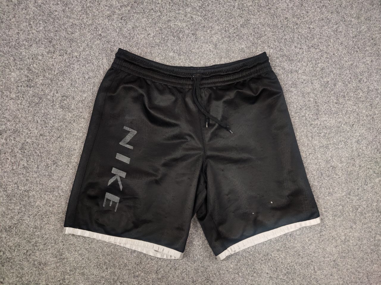 Nike 🔥 Vintage 90's Nike Swoosh reversible Silver Baggy Shorts Size US 34 / EU 50 - 10 Thumbnail