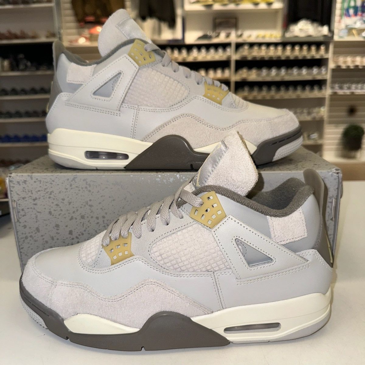 Jordan Brand Size 10.5 - Nike Air Jordan 4 Retro Craft Photon Dust Size US 10.5 / EU 43-44 - 1 Thumbnail