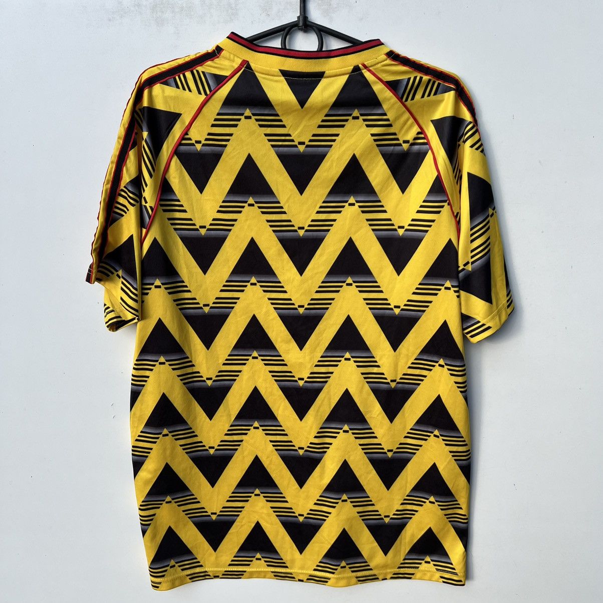 Adidas ARSENAL 1991 1993 FOOTBAL soccer jersey BRUISED BANANA(fake) Size US M / EU 48-50 / 2 - 8 Thumbnail