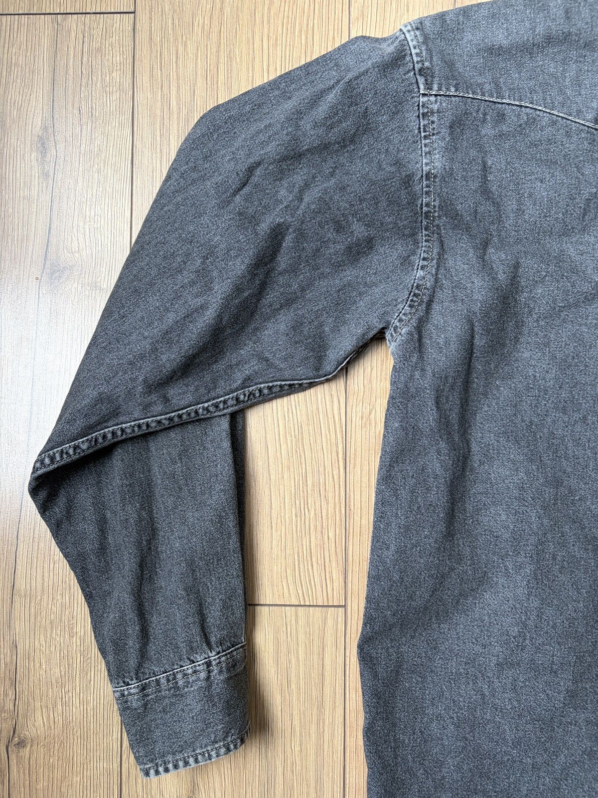 Levi's Vintage Clothing Levis Vintage Gray Heavy Denim Jeans Shirt Size US M / EU 48-50 / 2 - 15 Thumbnail