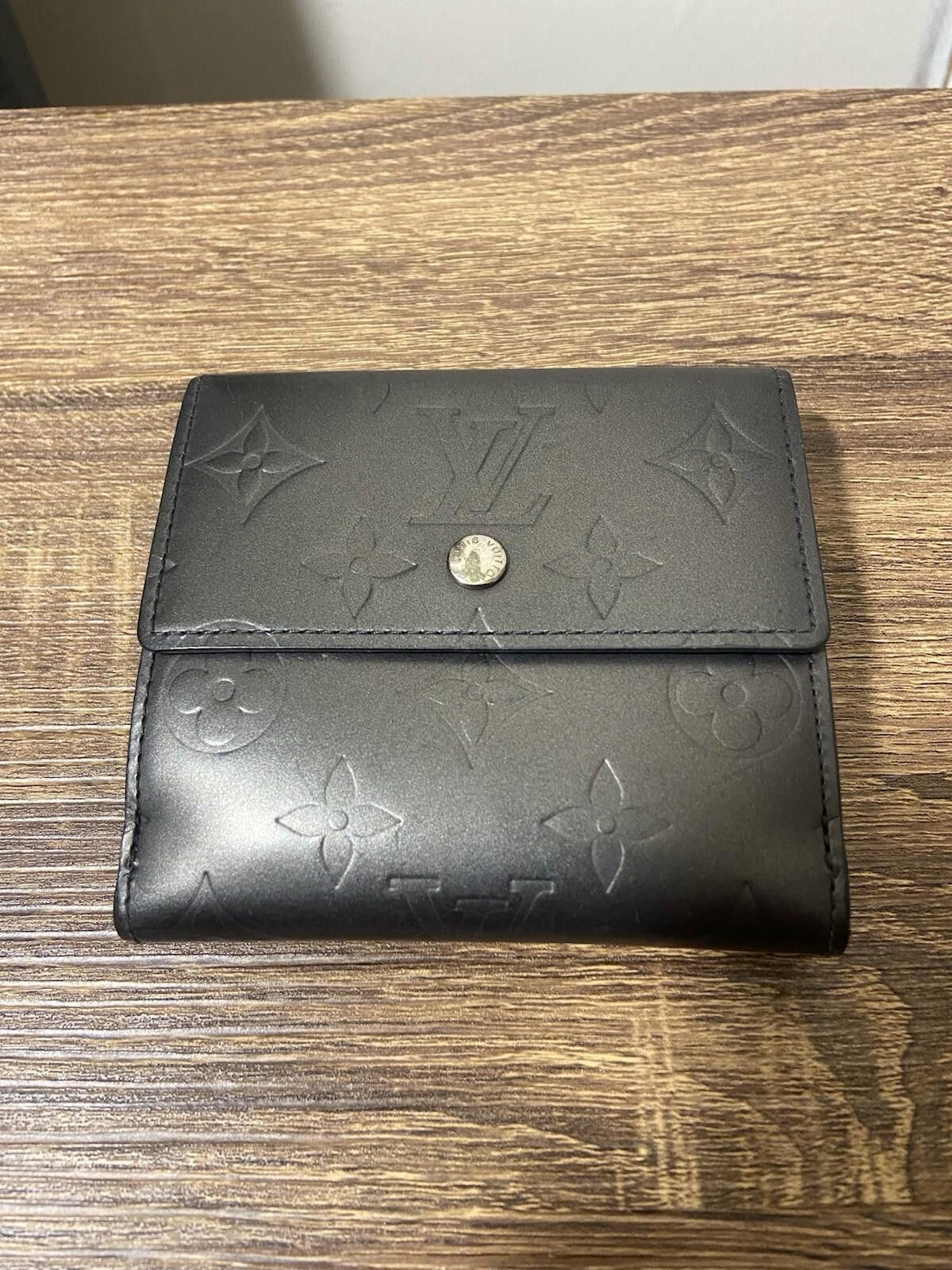 Louis Vuitton Louis Vuitton charcoal gray matte monogram trifold wallet Size ONE SIZE - 2 Thumbnail