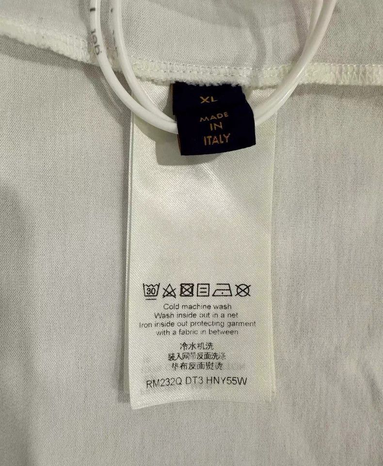 Louis Vuitton louis vuitton White embossed logo short sleeve Size US XL / EU 56 / 4 - 5 Thumbnail