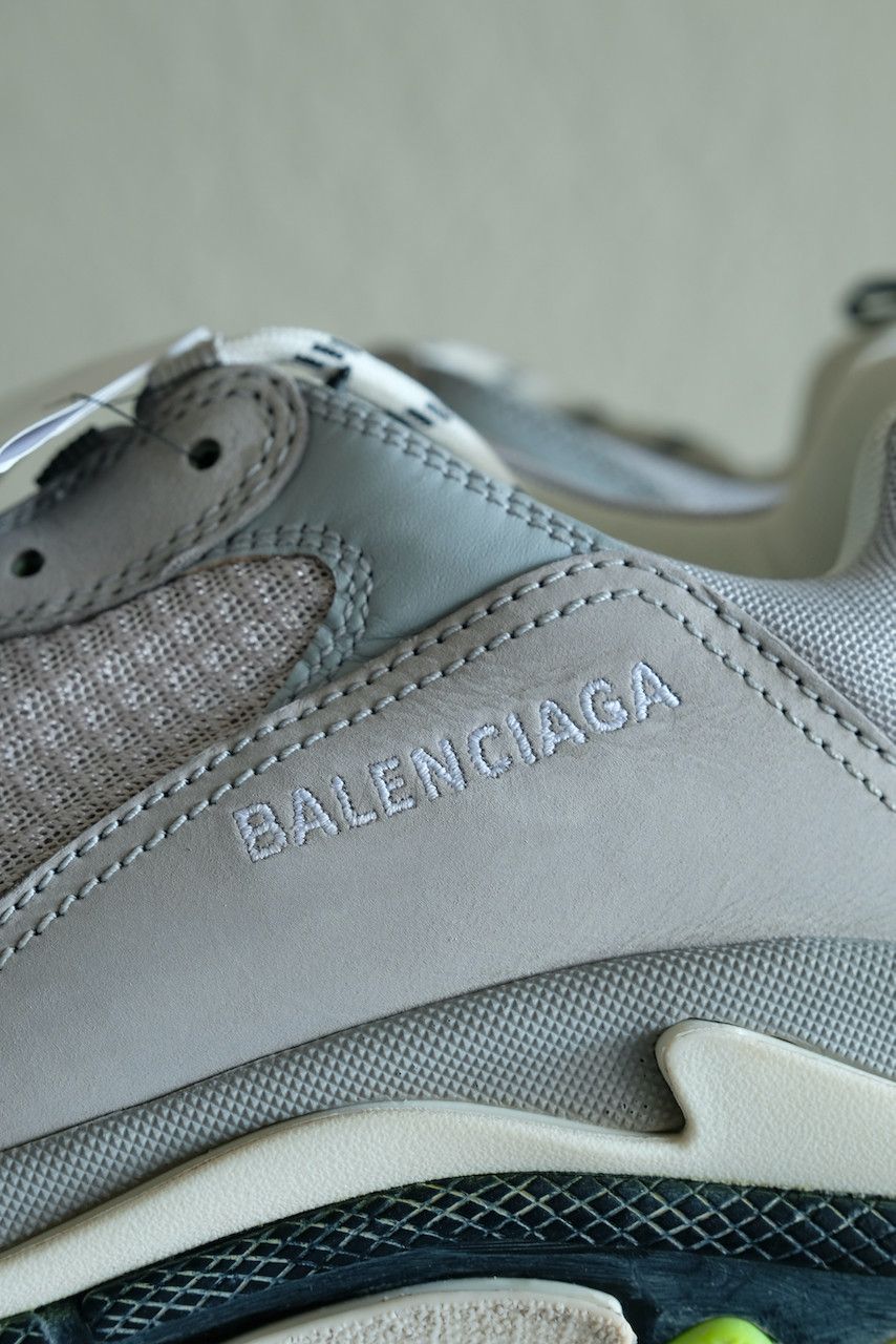 Balenciaga Balenciaga Triple S Sneakers Demna Gvasalia Shoes Leather Size US 9 / EU 42 - 11 Thumbnail