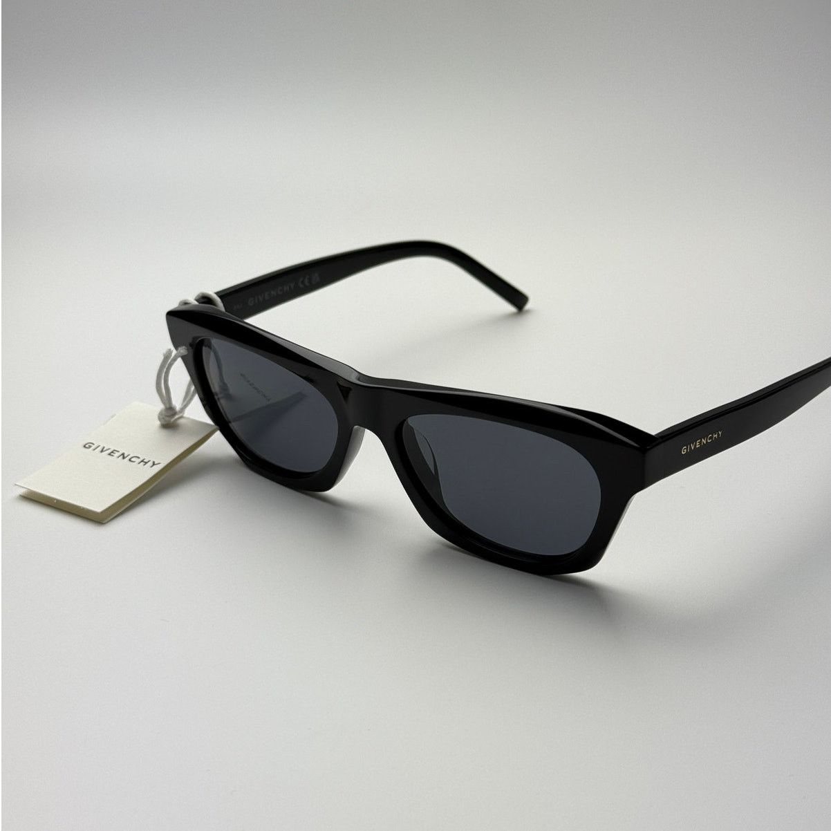 Givenchy BRAND NEW Givenchy Sunglasses GV40026U 01A Black/Grey Unisex Size ONE SIZE - 5 Thumbnail