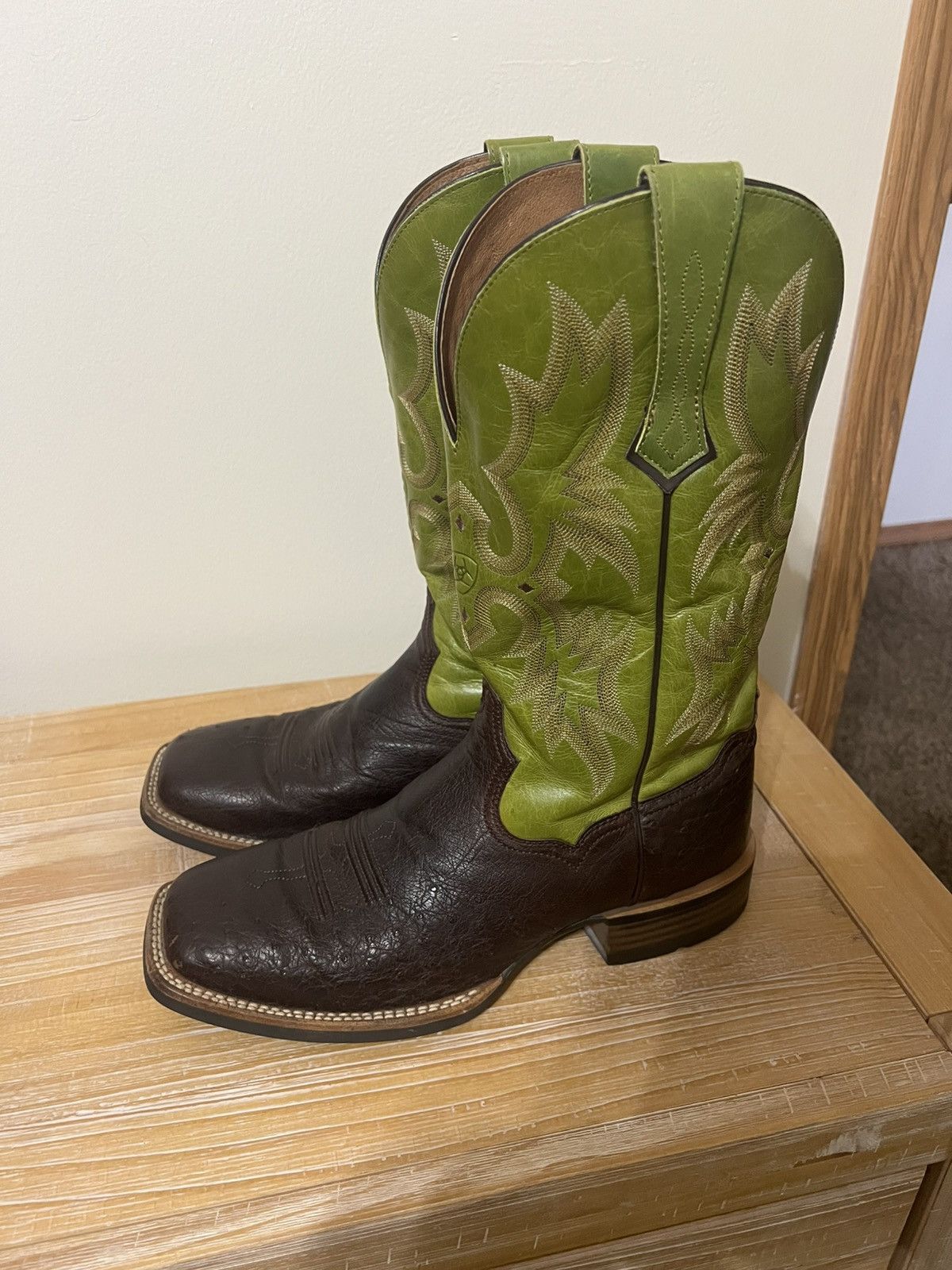 Ariat Mens Ariat Boots Size US 10 / EU 43 - 1 Thumbnail