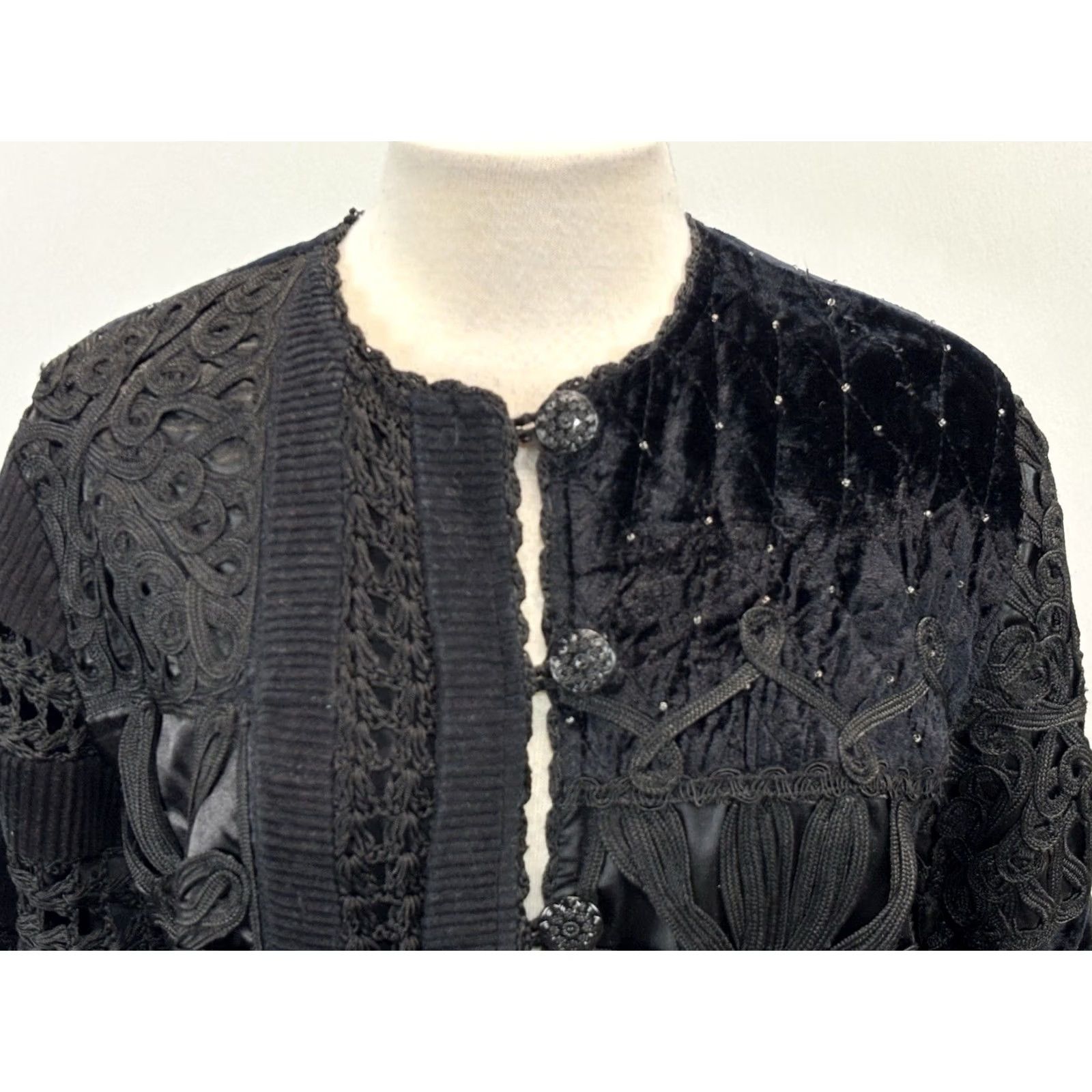 Coldwater Creek VINTAGE Coldwater Creek Black Velvet Jacket Women’s M Embroidered Crochet Goth Fairy Bohemian 90s Whimsigoth Women Size M / US 6-8 / IT 42-44 - 5 Thumbnail