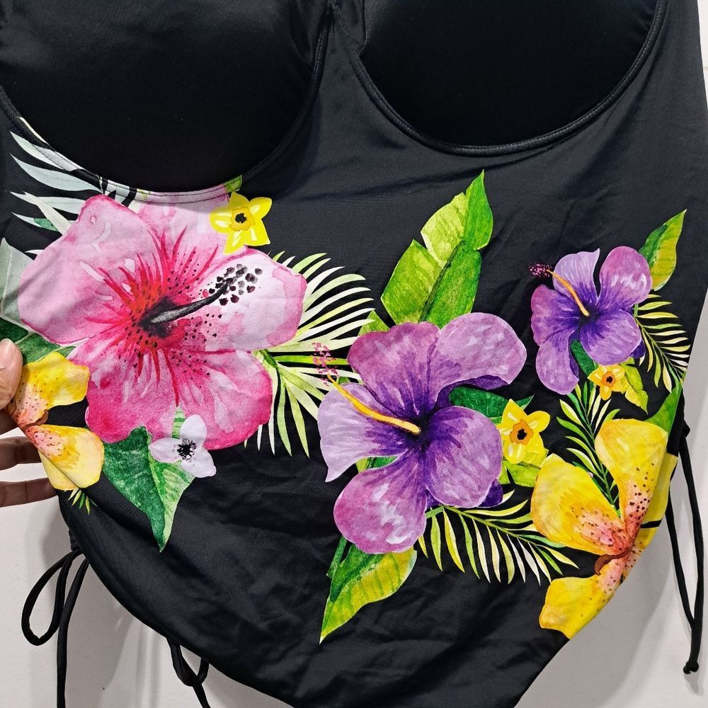 Other Swimsuit For All Plus Size Underwire Floral One-Piece Swimsu Size 4XL / US 24-26 - 9 Thumbnail