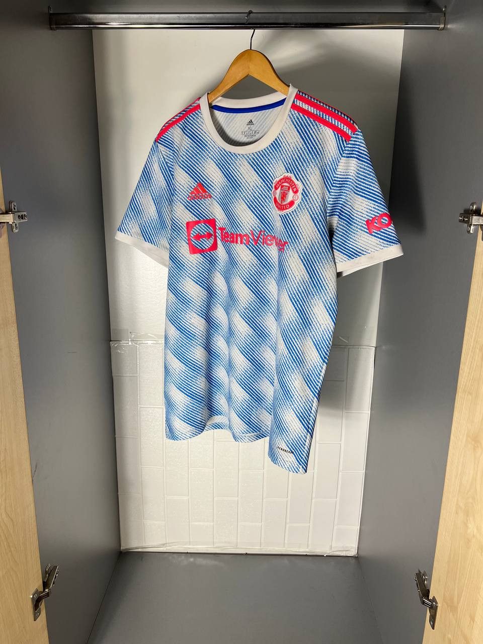 Adidas VINTAGE ADIDAS FC MANCHESTER UNITED ENGLAND SOCCER JERSEY Size US XXL / EU 58 / 5 - 2 Thumbnail