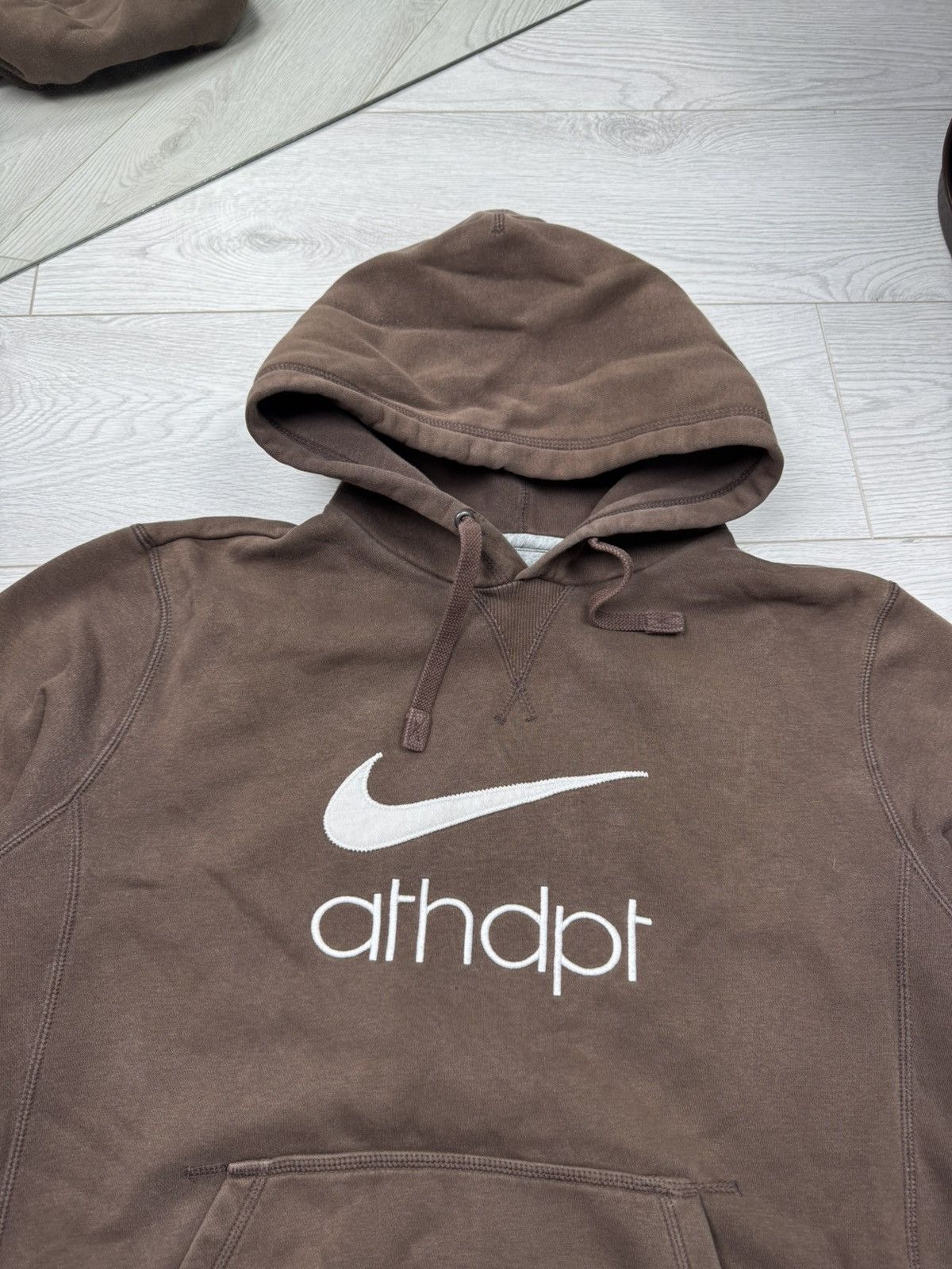 Nike × Vintage Nike Vintage Y2K Brown Hoodie Big Swoosh Logo Rare Grail Size US L / EU 52-54 / 3 - 4 Thumbnail