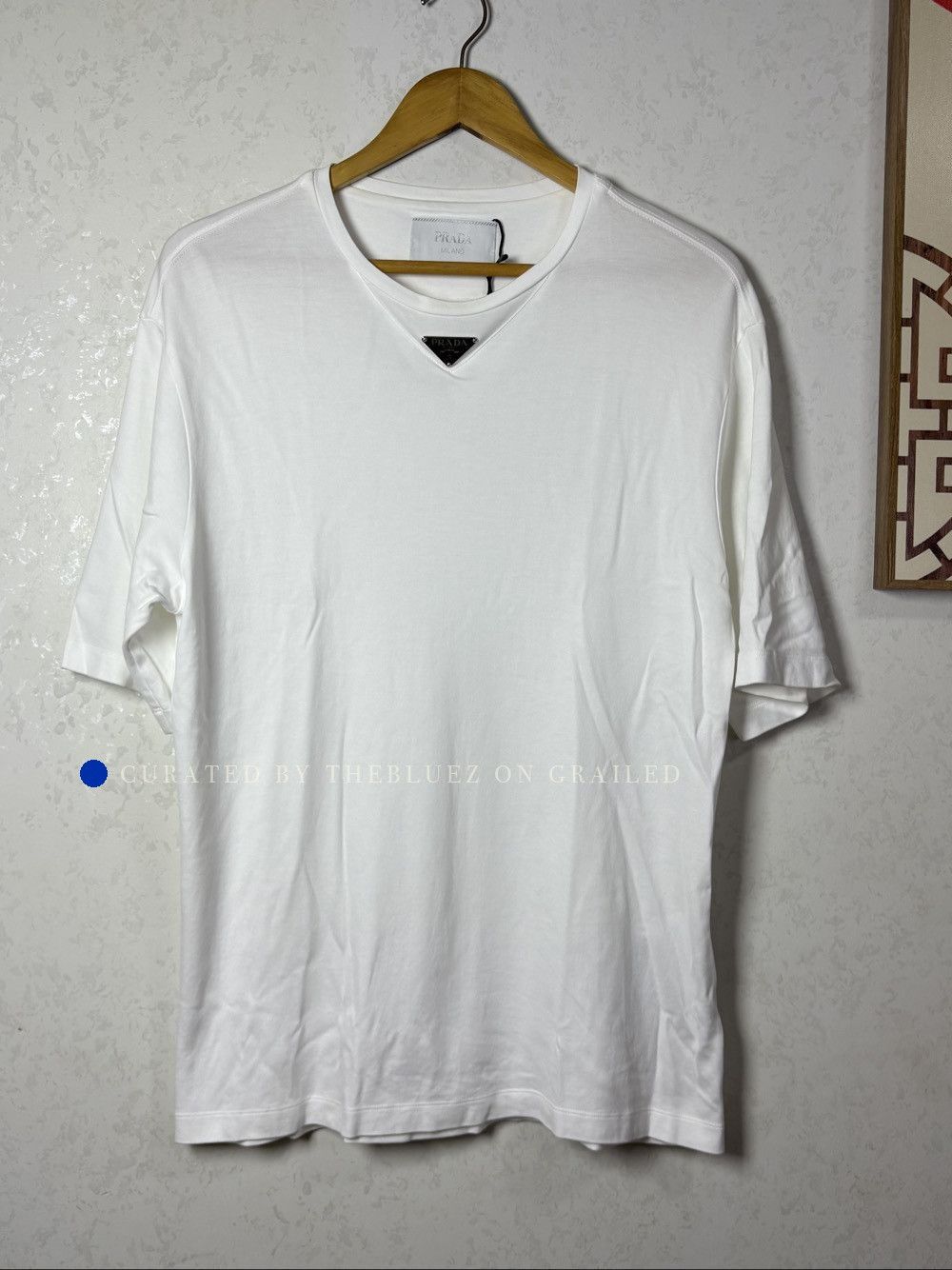 Prada Minimalist Logo T-Shirt in White Size US S / EU 44-46 / 1 - 1 Thumbnail